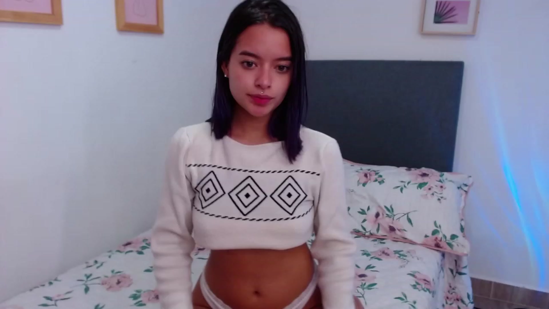 Gallery image thumbnail from Elzee's myfreecams stream on, 12/07/2022, 09:01 image 11 of 20