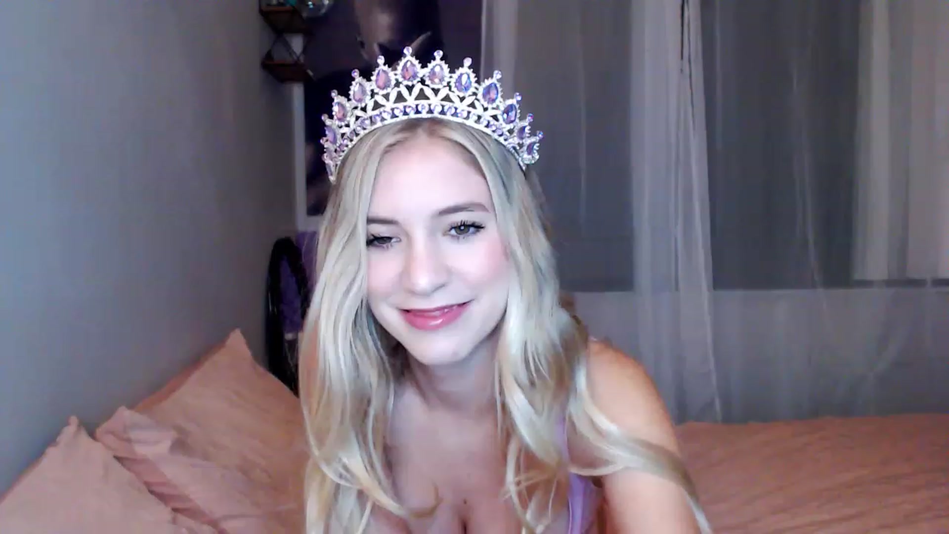 Gallery image thumbnail from Em_babyxx's myfreecams stream on, 02/10/2023, 04:58 image 2 of 20