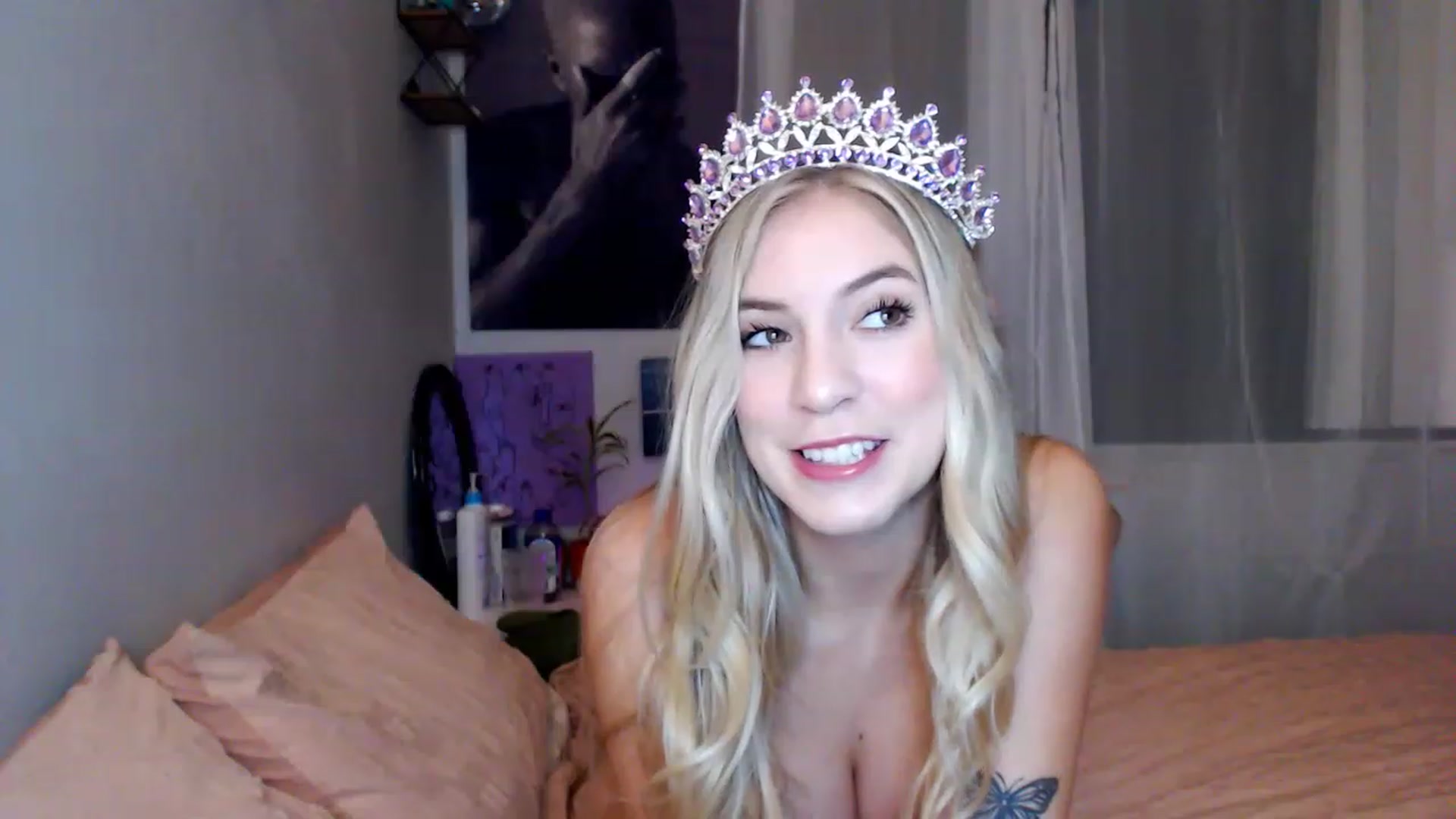 Gallery image thumbnail from Em_babyxx's myfreecams stream on, 02/10/2023, 04:58 image 6 of 20