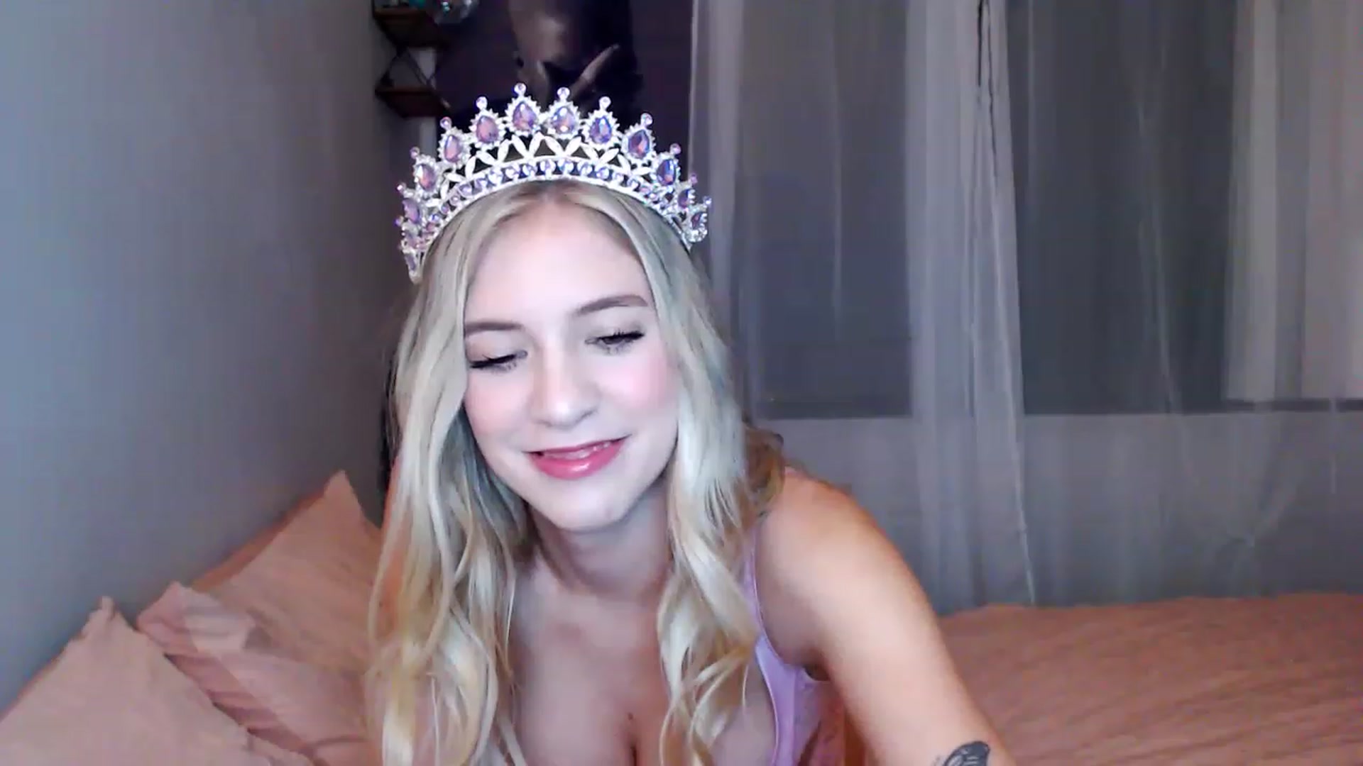 Gallery image thumbnail from Em_babyxx's myfreecams stream on, 02/10/2023, 04:58 image 3 of 20