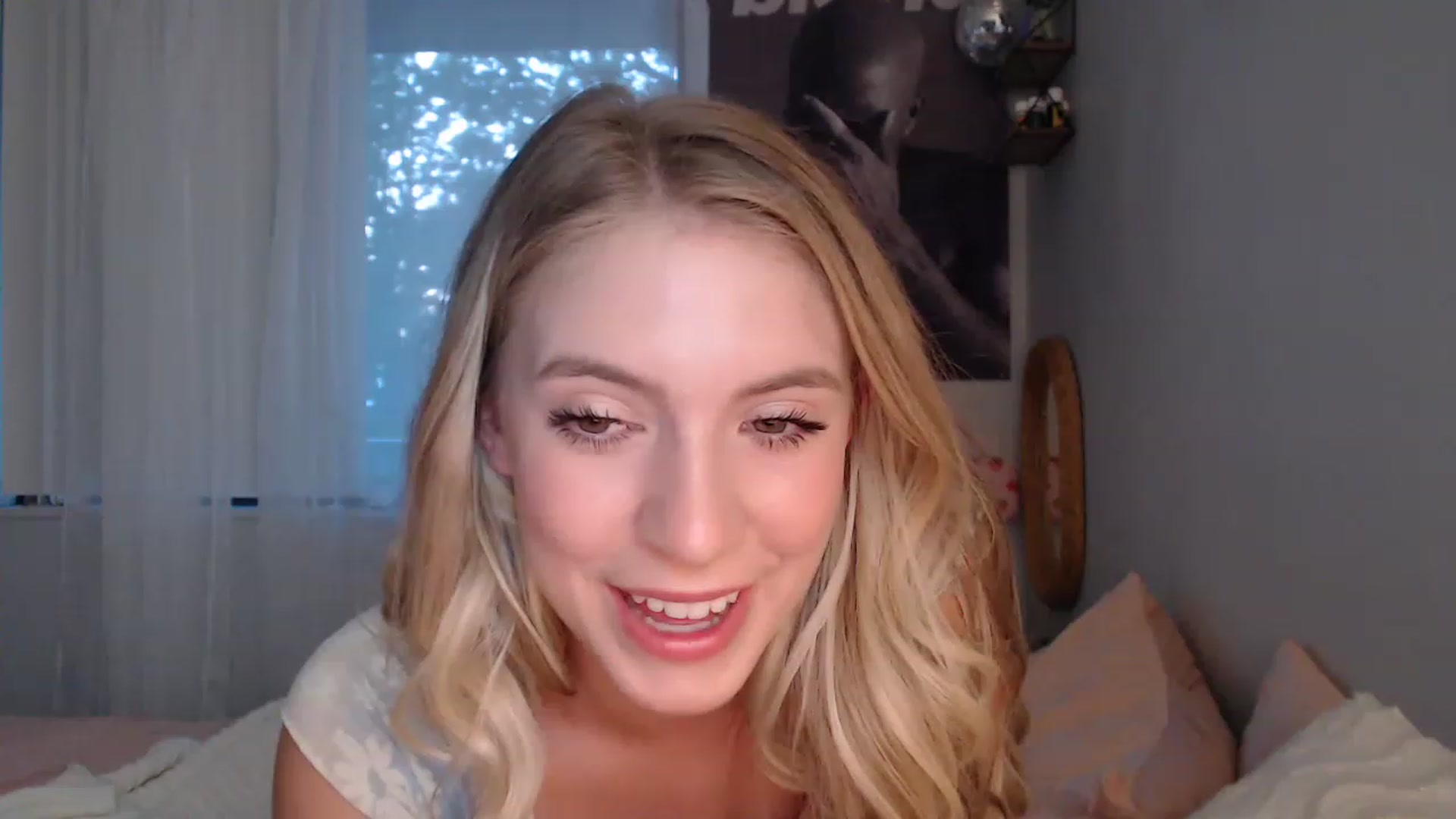 Gallery image thumbnail from Em_babyxx's myfreecams stream on, 06/01/2023, 04:18 image 9 of 20