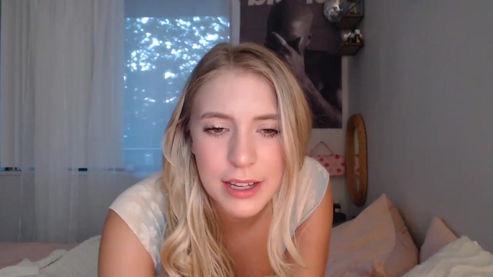 Gallery image thumbnail from Em_babyxx's myfreecams stream on, 06/01/2023, 04:18 image 14 of 20