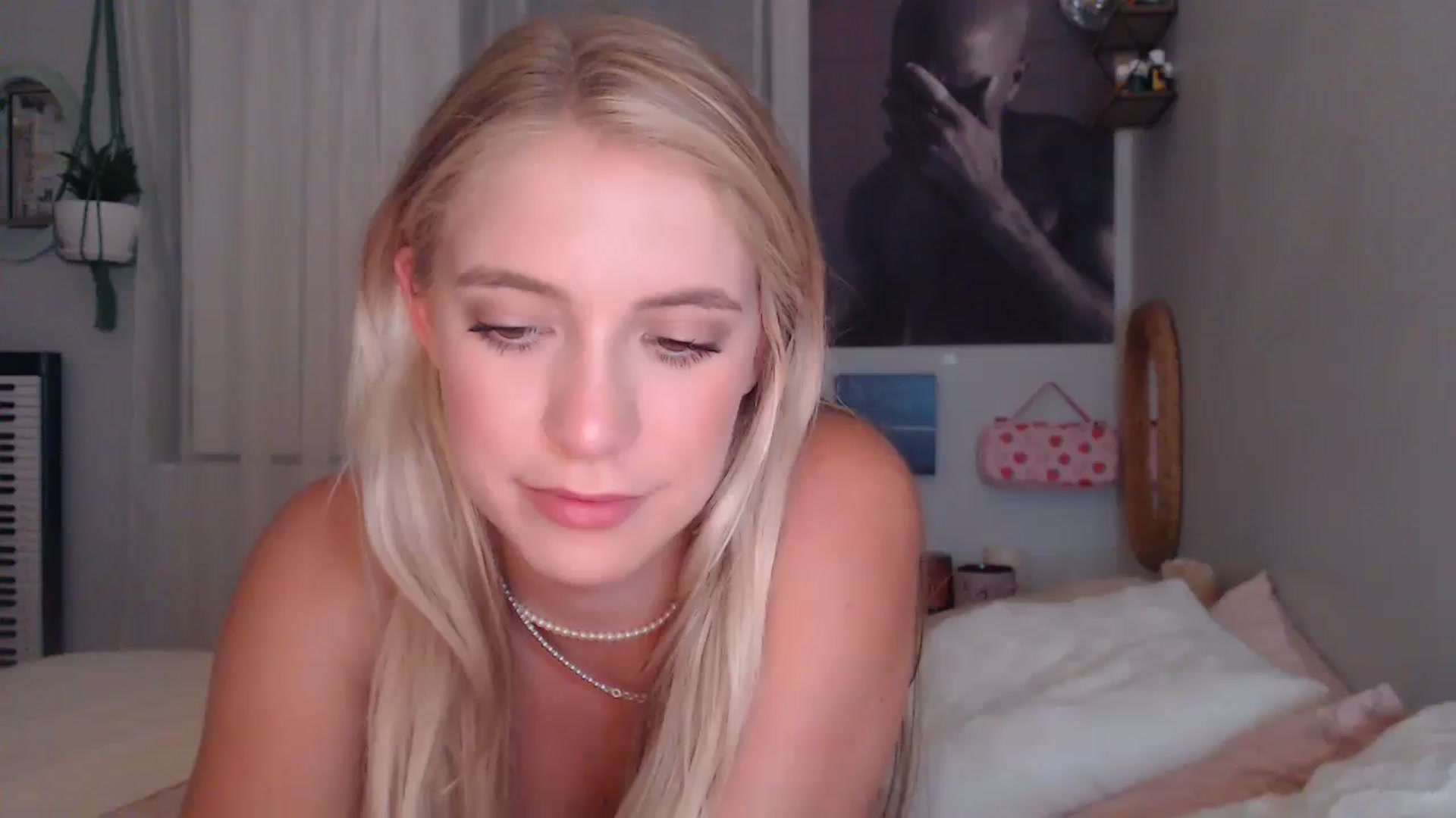 Gallery image thumbnail from Em_babyxx's myfreecams stream on, 08/09/2023, 05:58 image 13 of 20