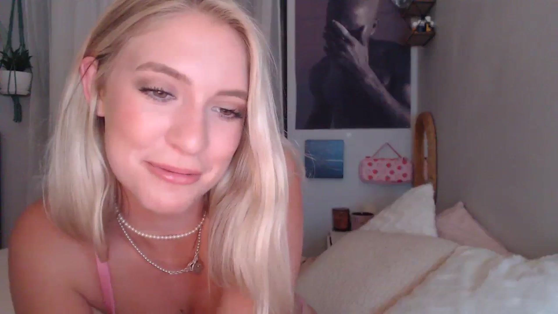 Gallery image thumbnail from Em_babyxx's myfreecams stream on, 08/10/2023, 04:50 image 20 of 20