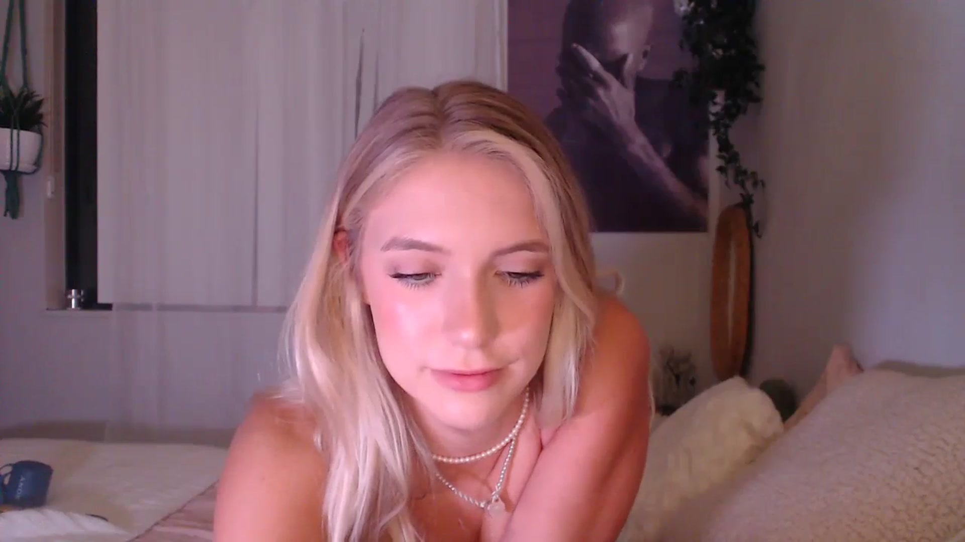 Gallery image thumbnail from Em_babyxx's myfreecams stream on, 08/30/2023, 04:55 image 7 of 20