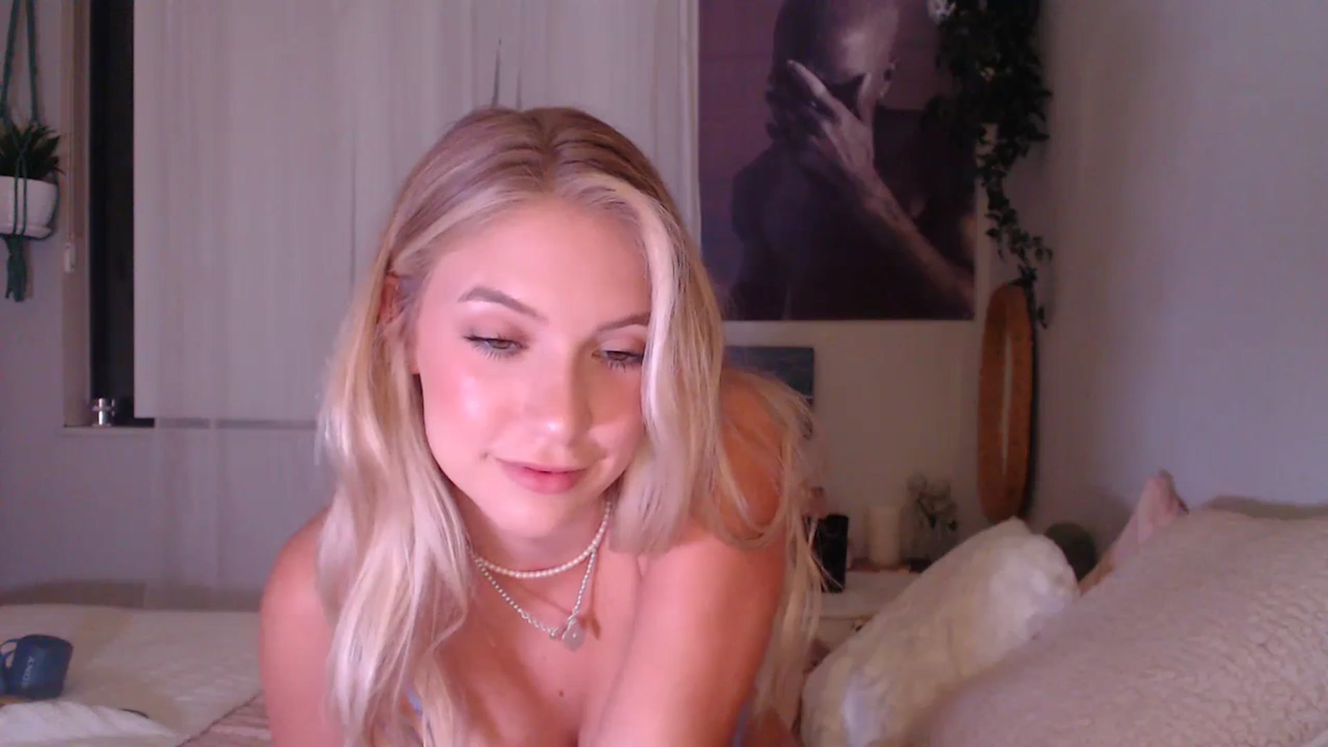 Gallery image thumbnail from Em_babyxx's myfreecams stream on, 08/30/2023, 04:55 image 6 of 20