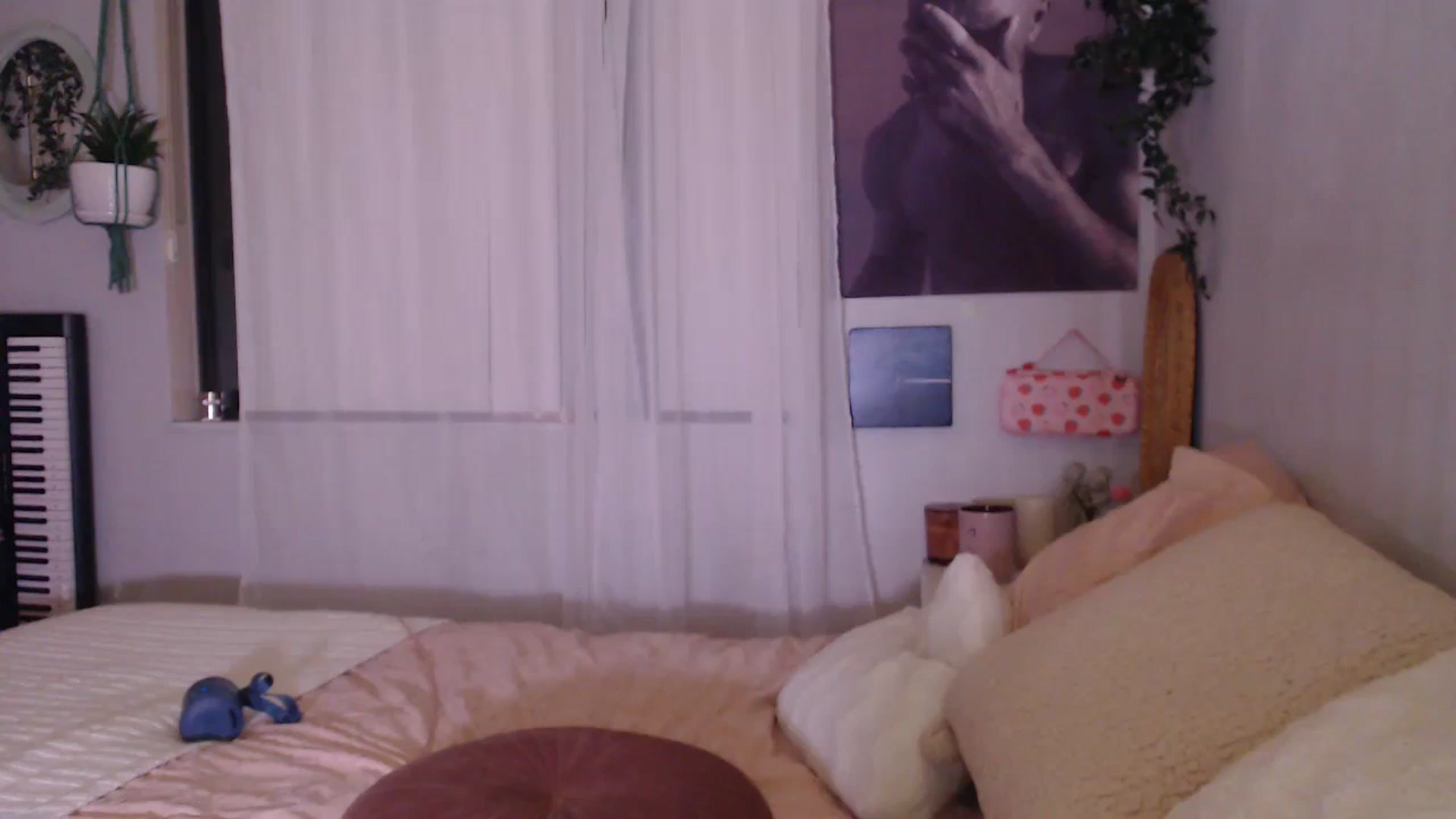 Gallery image thumbnail from Em_babyxx's myfreecams stream on, 09/06/2023, 03:52 image 8 of 20