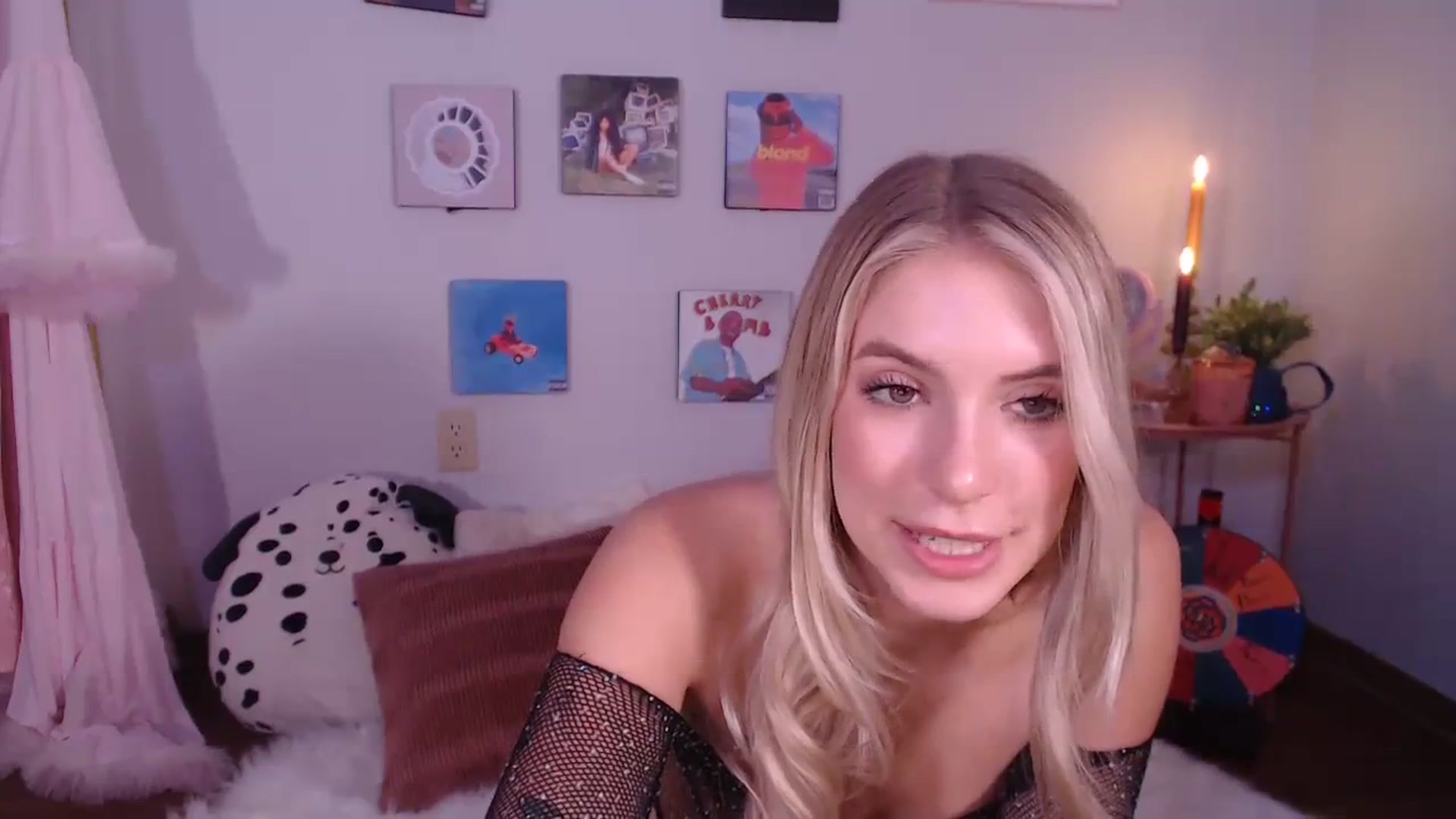 Gallery image thumbnail from Em_babyxx's myfreecams stream on, 10/19/2023, 06:46 image 2 of 20