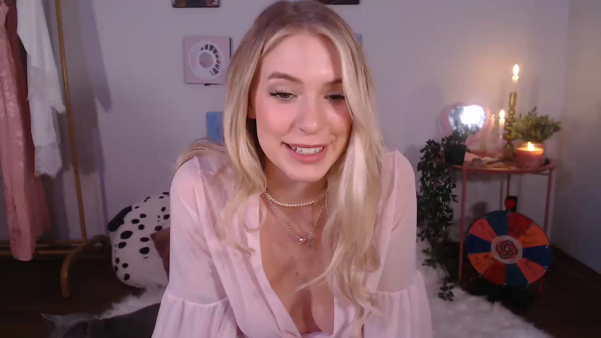 Gallery image thumbnail from Em_babyxx's myfreecams stream on, 11/14/2023, 06:41 image 7 of 20