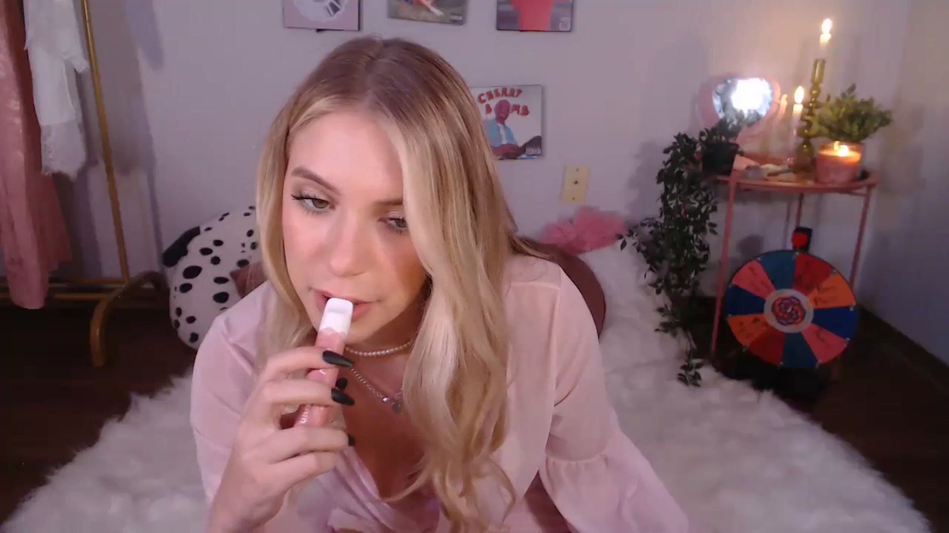 Gallery image thumbnail from Em_babyxx's myfreecams stream on, 11/14/2023, 06:41 image 13 of 20