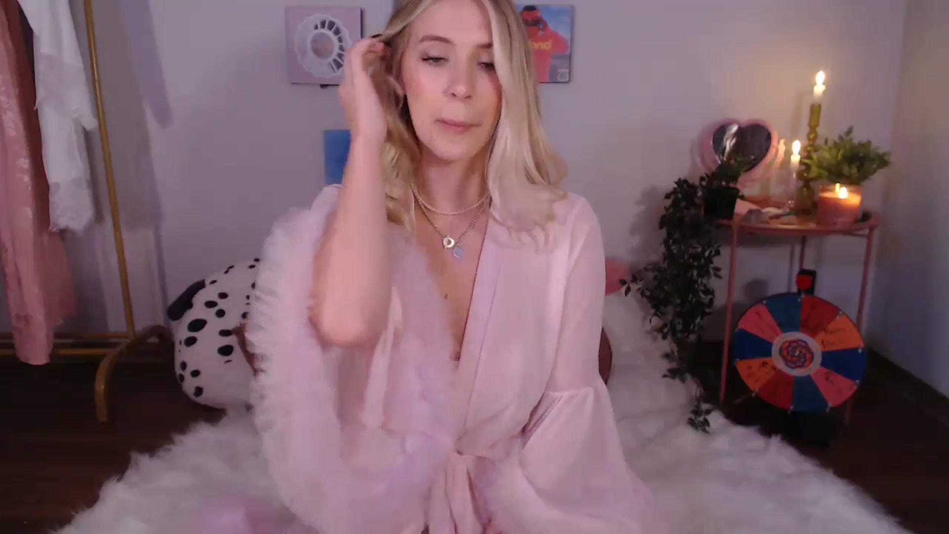 Gallery image thumbnail from Em_babyxx's myfreecams stream on, 11/14/2023, 07:15 image 7 of 20