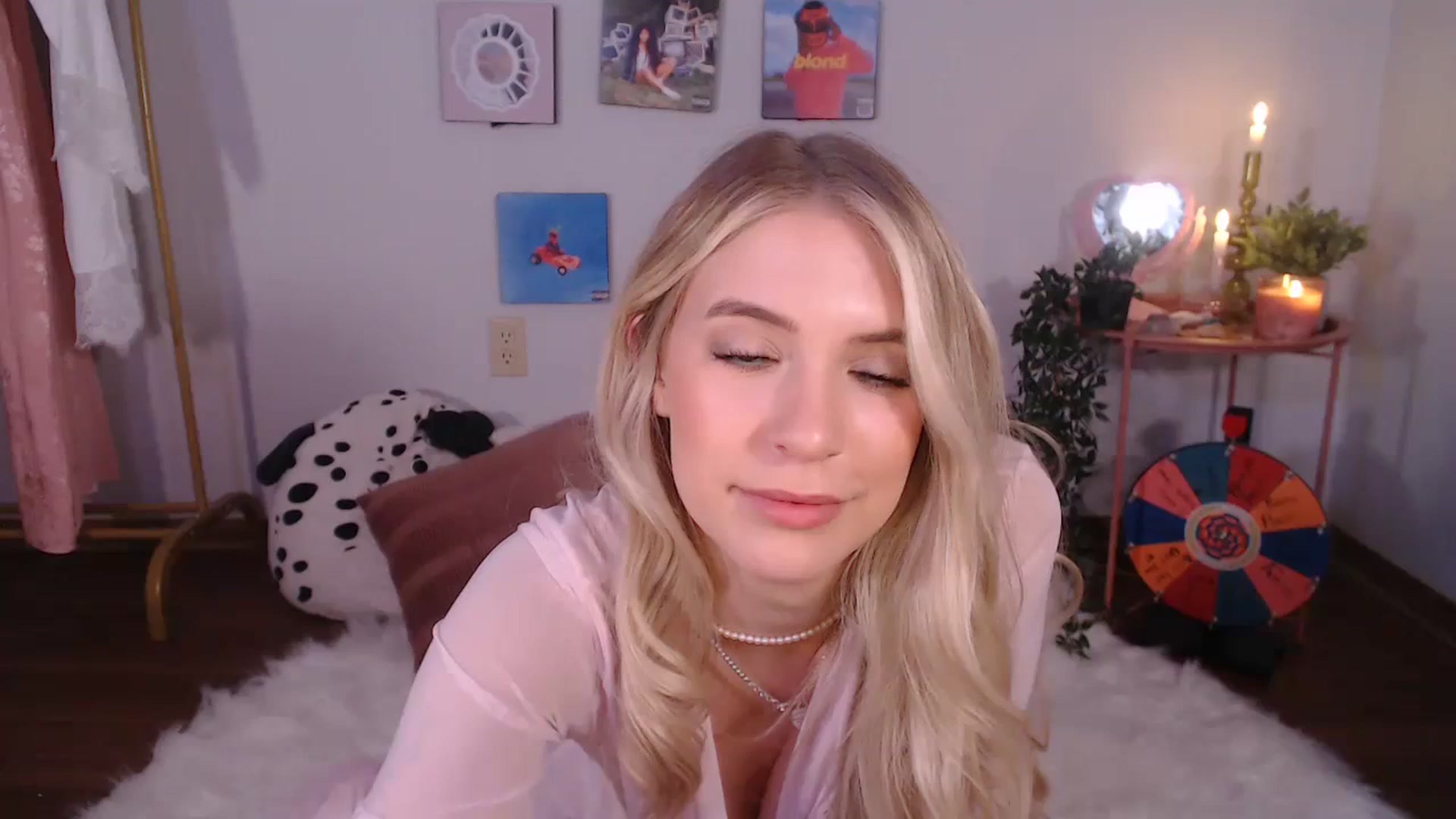 Gallery image thumbnail from Em_babyxx's myfreecams stream on, 11/14/2023, 07:15 image 12 of 20