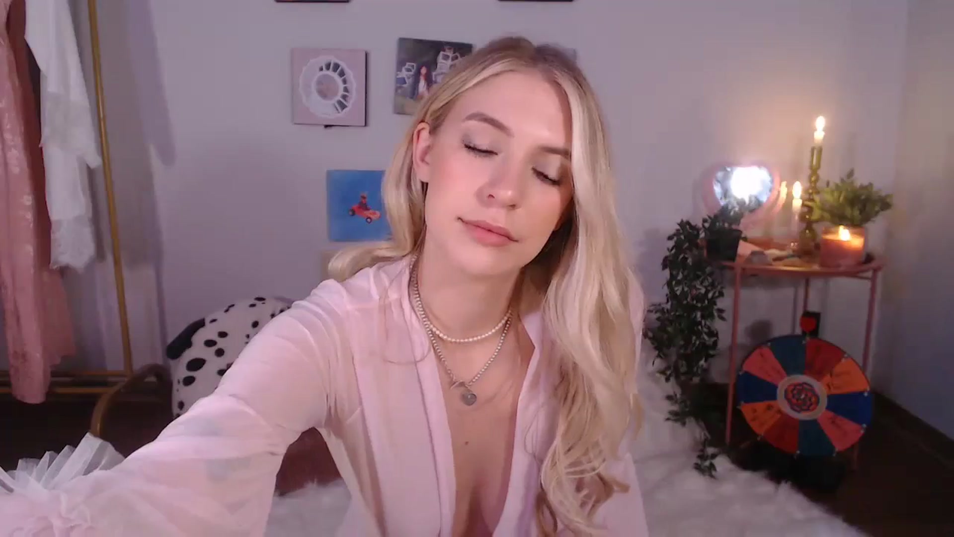 Gallery image thumbnail from Em_babyxx's myfreecams stream on, 11/14/2023, 07:15 image 19 of 20