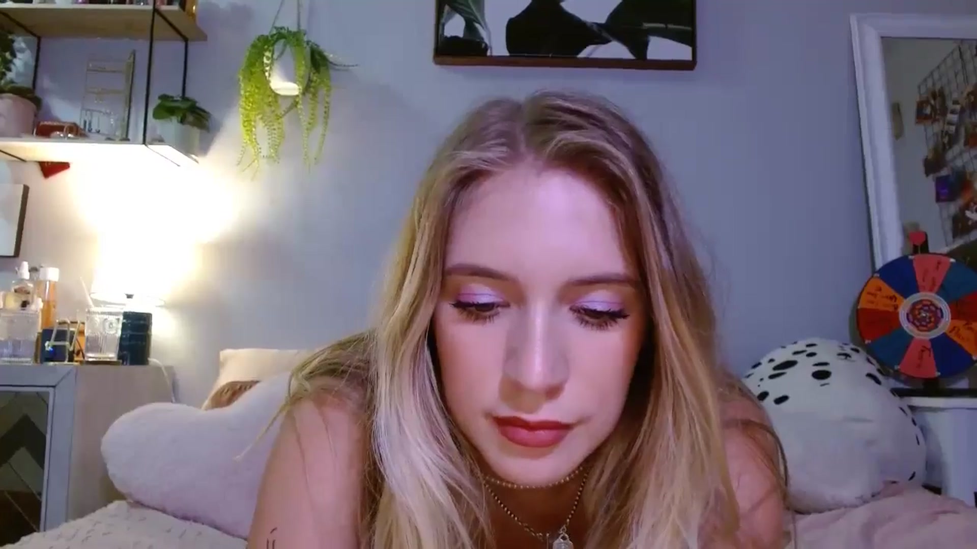 Gallery image thumbnail from Em_babyxx's myfreecams stream on, 09/11/2024, 05:56 image 19 of 20