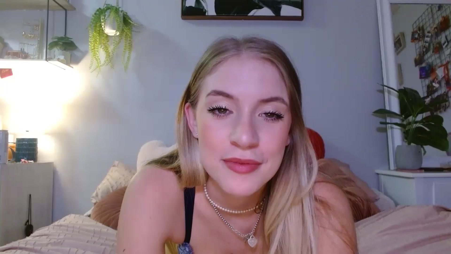 Gallery image thumbnail from Em_babyxx's myfreecams stream on, 11/06/2024, 08:23 image 20 of 20