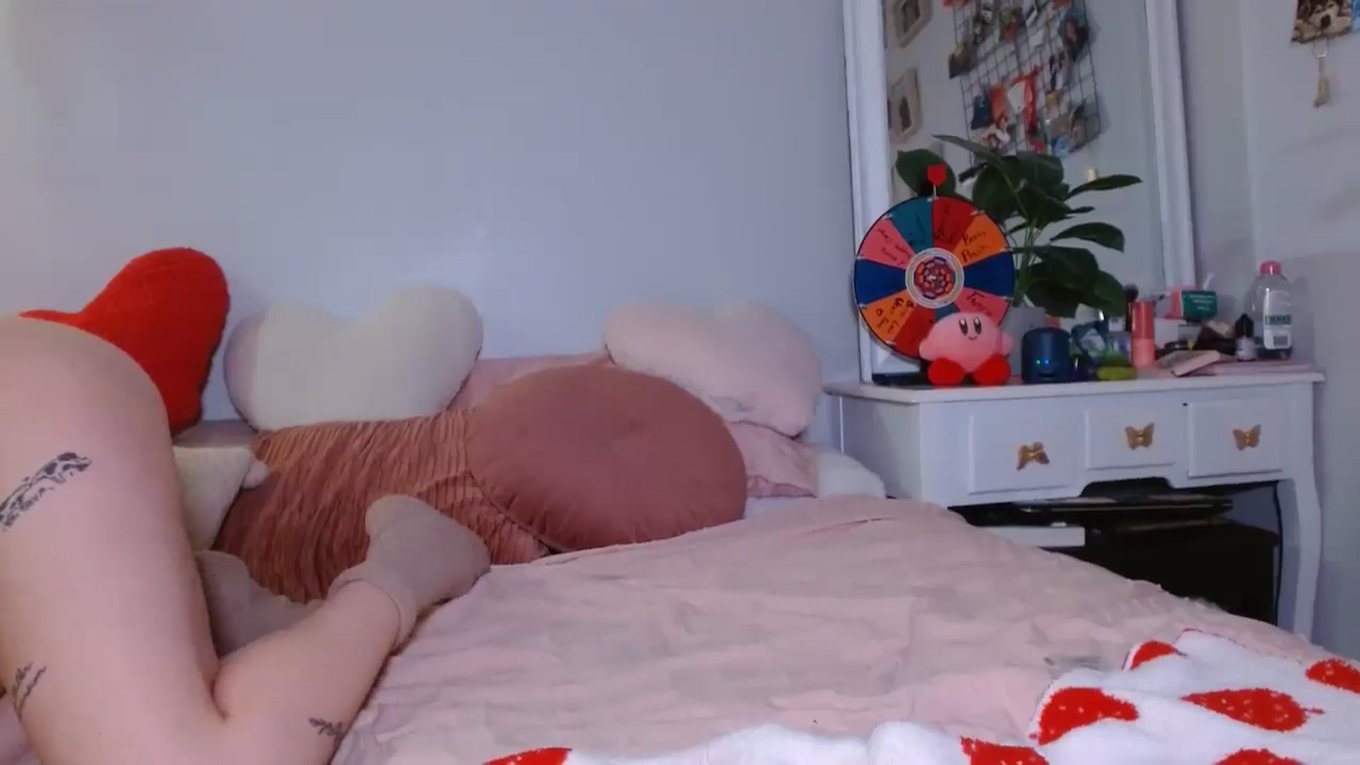 Gallery image thumbnail from Em_babyxx's myfreecams stream on, 01/02/2025, 09:16 image 16 of 20