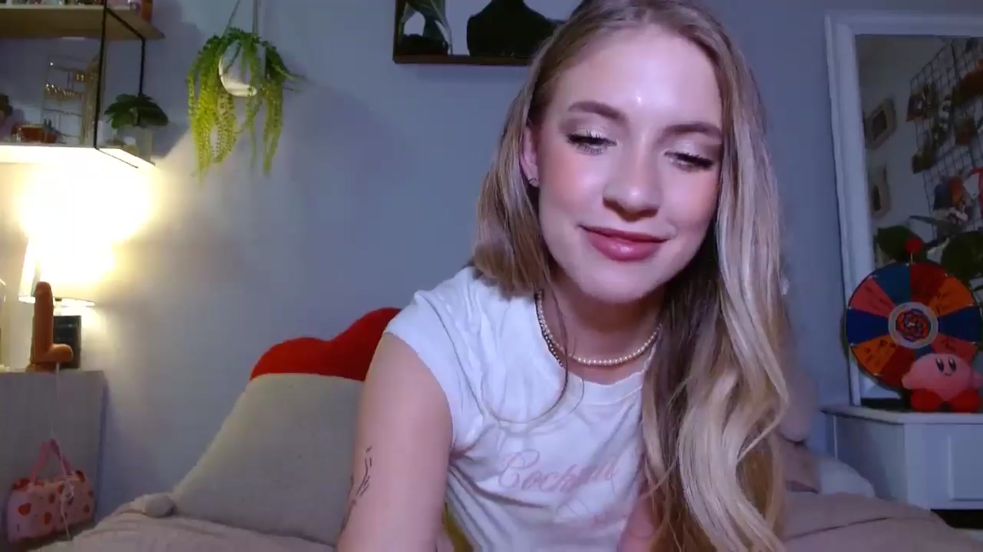 Gallery image thumbnail from Em_babyxx's myfreecams stream on, 01/02/2025, 09:16 image 6 of 20