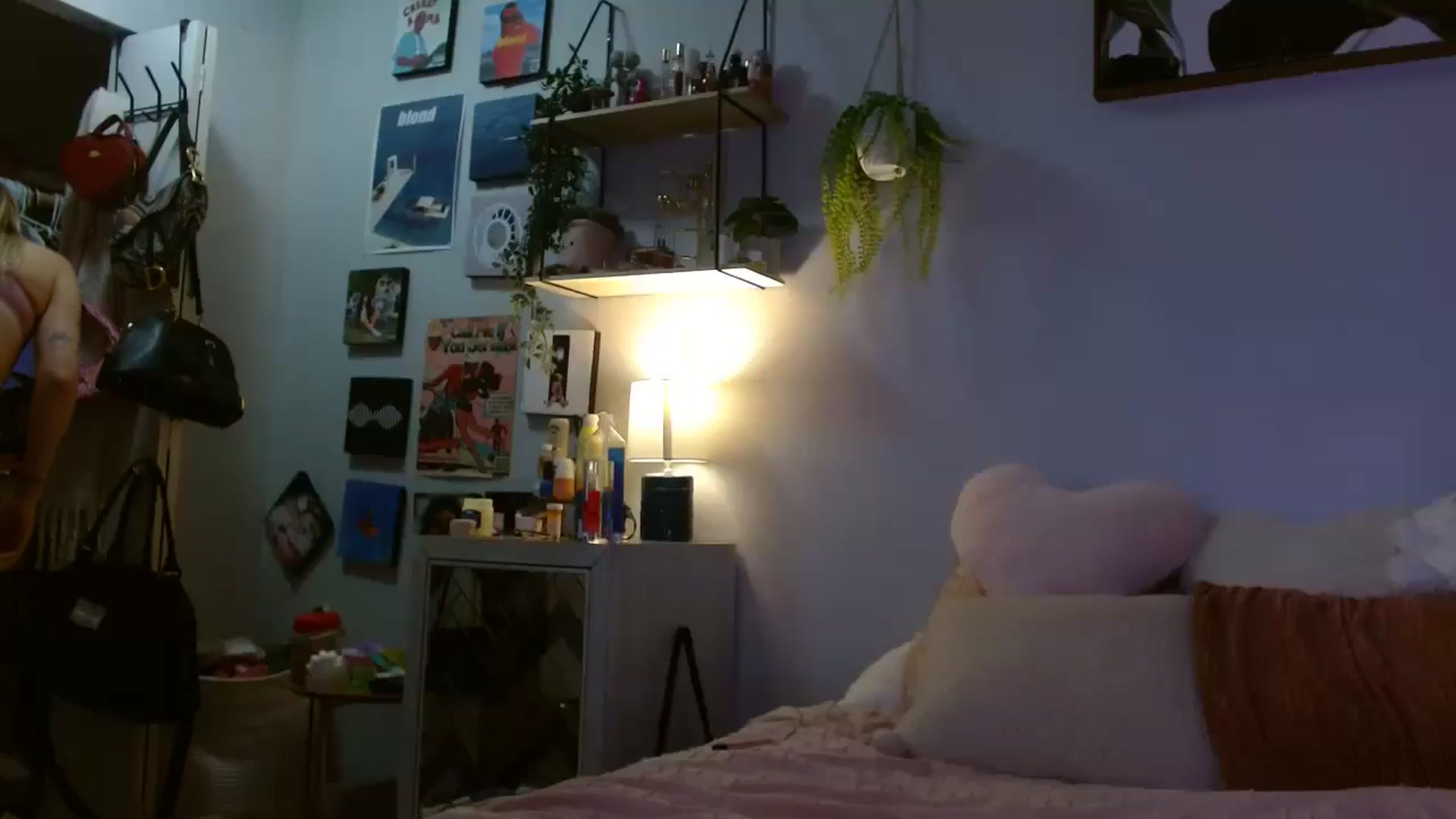 Gallery image thumbnail from Em_babyxx's myfreecams stream on, 01/08/2025, 07:49 image 13 of 20