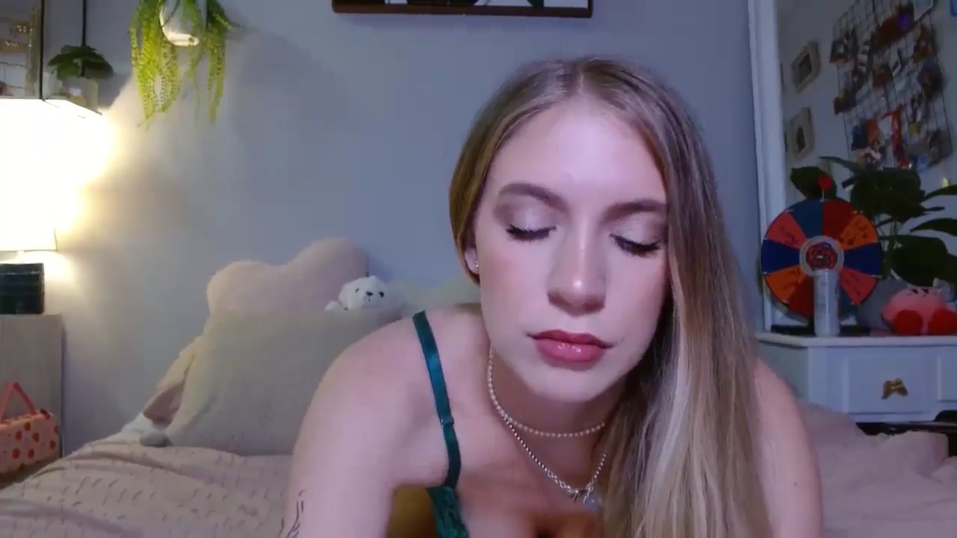 Gallery image thumbnail from Em_babyxx's myfreecams stream on, 01/11/2025, 09:07 image 6 of 20