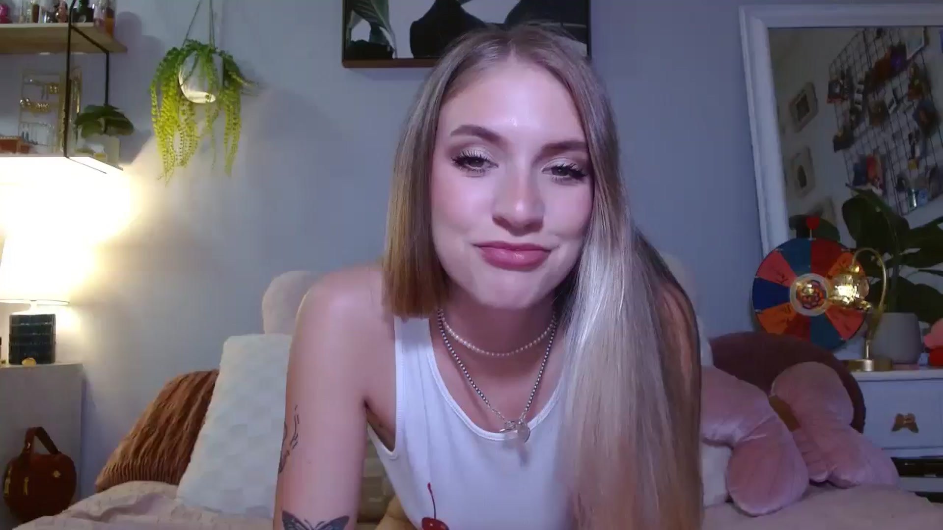 Gallery image thumbnail from Em_babyxx's myfreecams stream on, 01/25/2025, 07:37 image 2 of 20