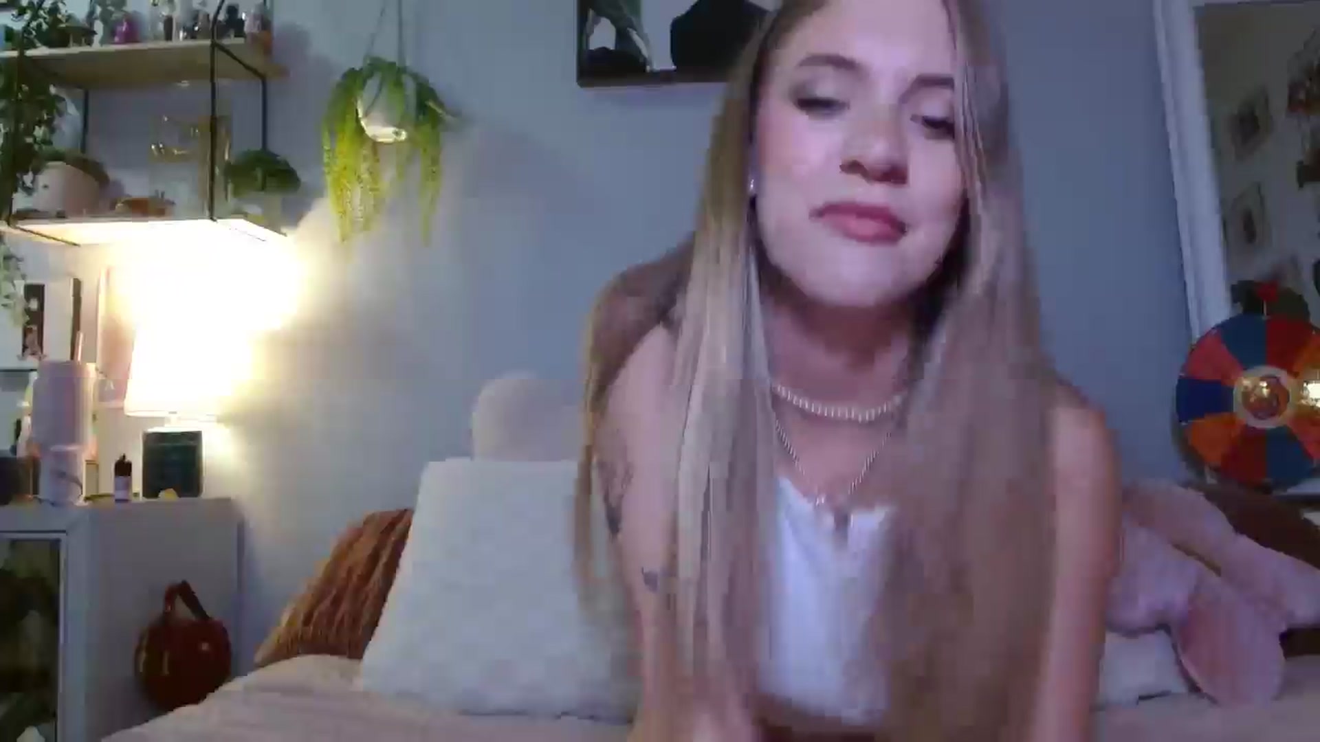 Gallery image thumbnail from Em_babyxx's myfreecams stream on, 01/25/2025, 07:37 image 9 of 20