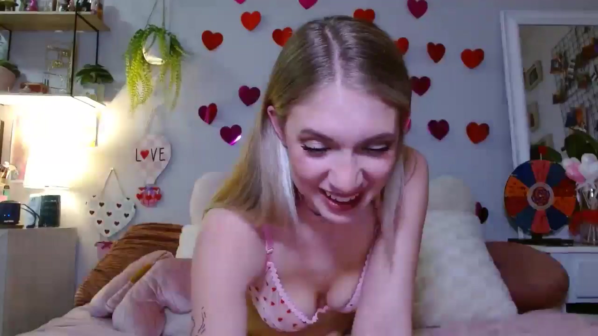 Gallery image thumbnail from Em_babyxx's myfreecams stream on, 02/14/2025, 10:52 image 4 of 20