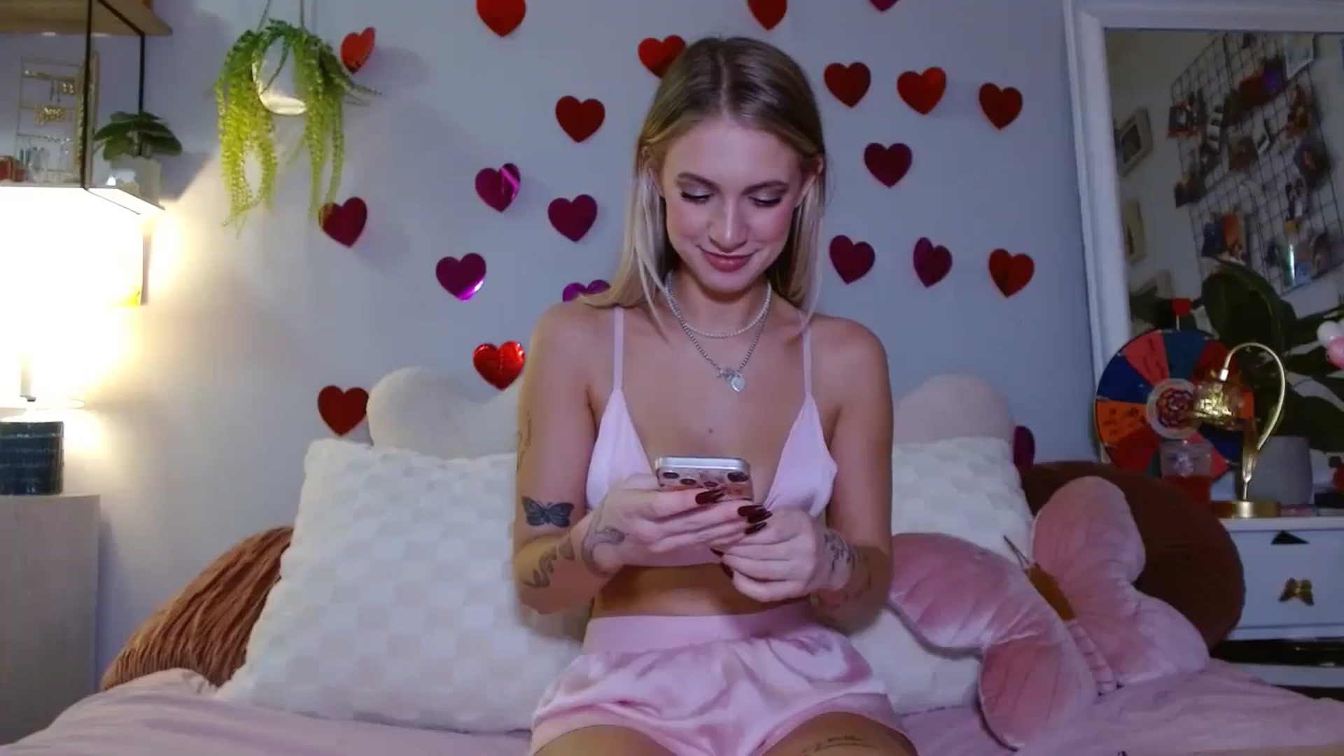 Gallery image thumbnail from Em_babyxx's myfreecams stream on, 02/23/2025, 09:17 image 9 of 20
