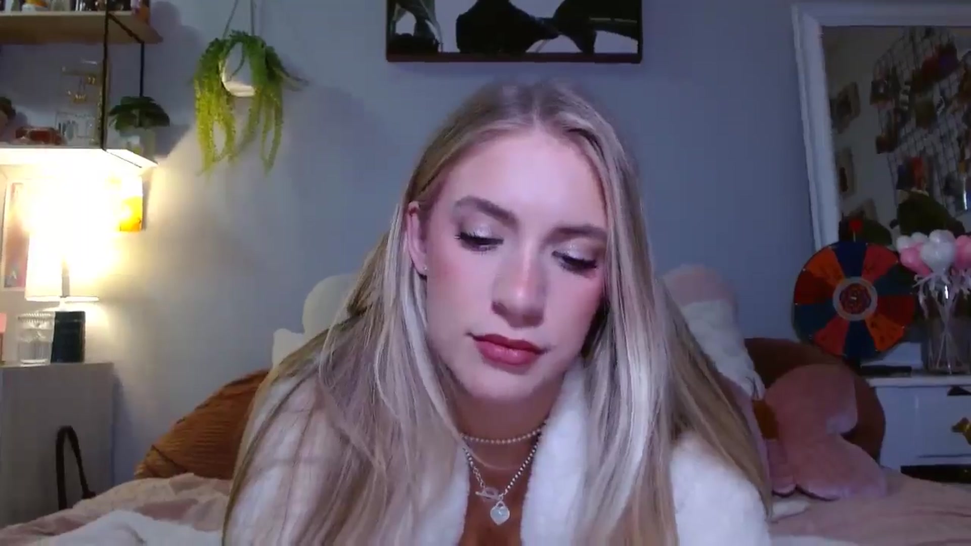Gallery image thumbnail from Em_babyxx's myfreecams stream on, 02/27/2025, 10:14 image 12 of 20