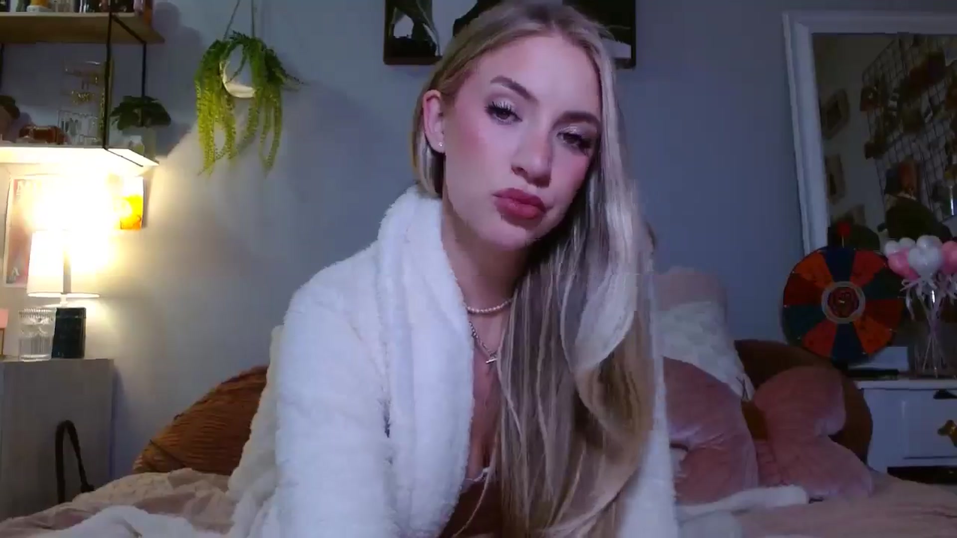 Gallery image thumbnail from Em_babyxx's myfreecams stream on, 02/27/2025, 10:14 image 3 of 20
