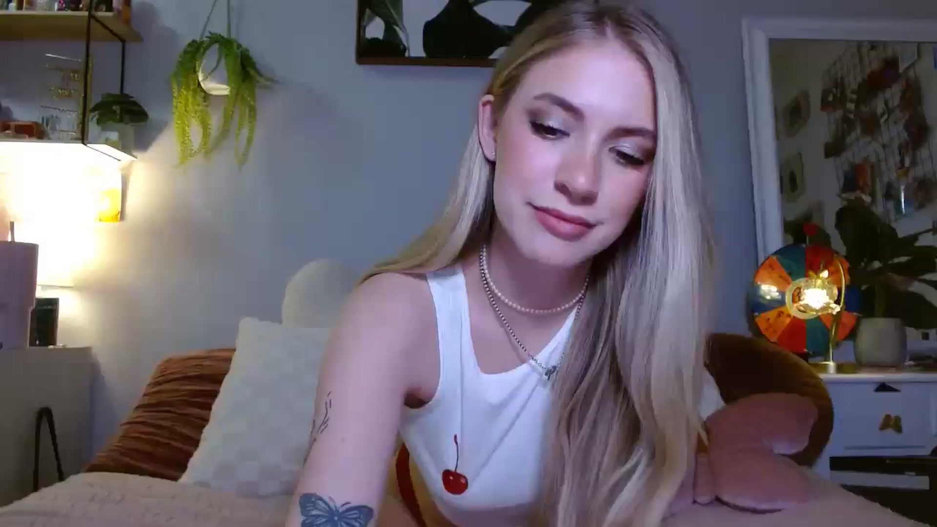 Gallery image thumbnail from Em_babyxx's myfreecams stream on, 03/08/2025, 09:15 image 1 of 20