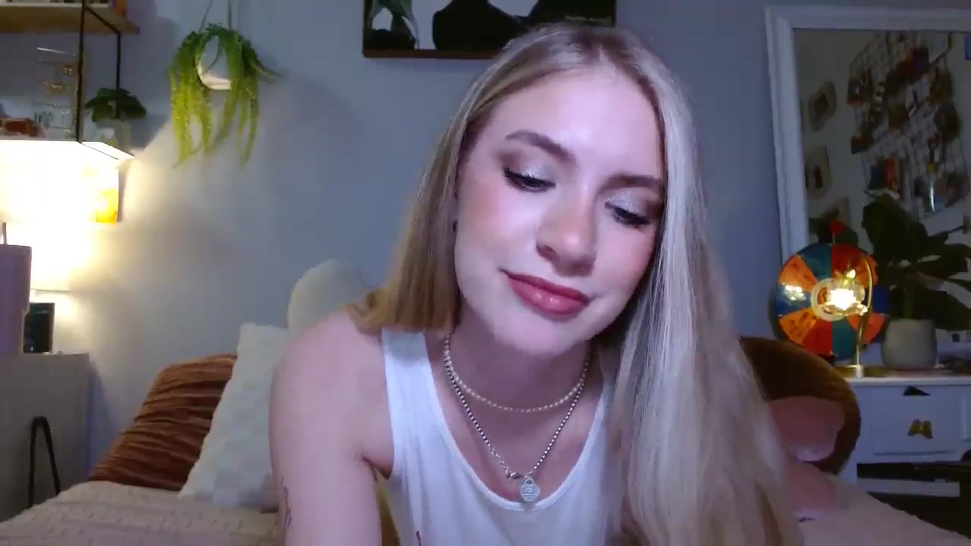 Gallery image thumbnail from Em_babyxx's myfreecams stream on, 03/08/2025, 09:15 image 7 of 20