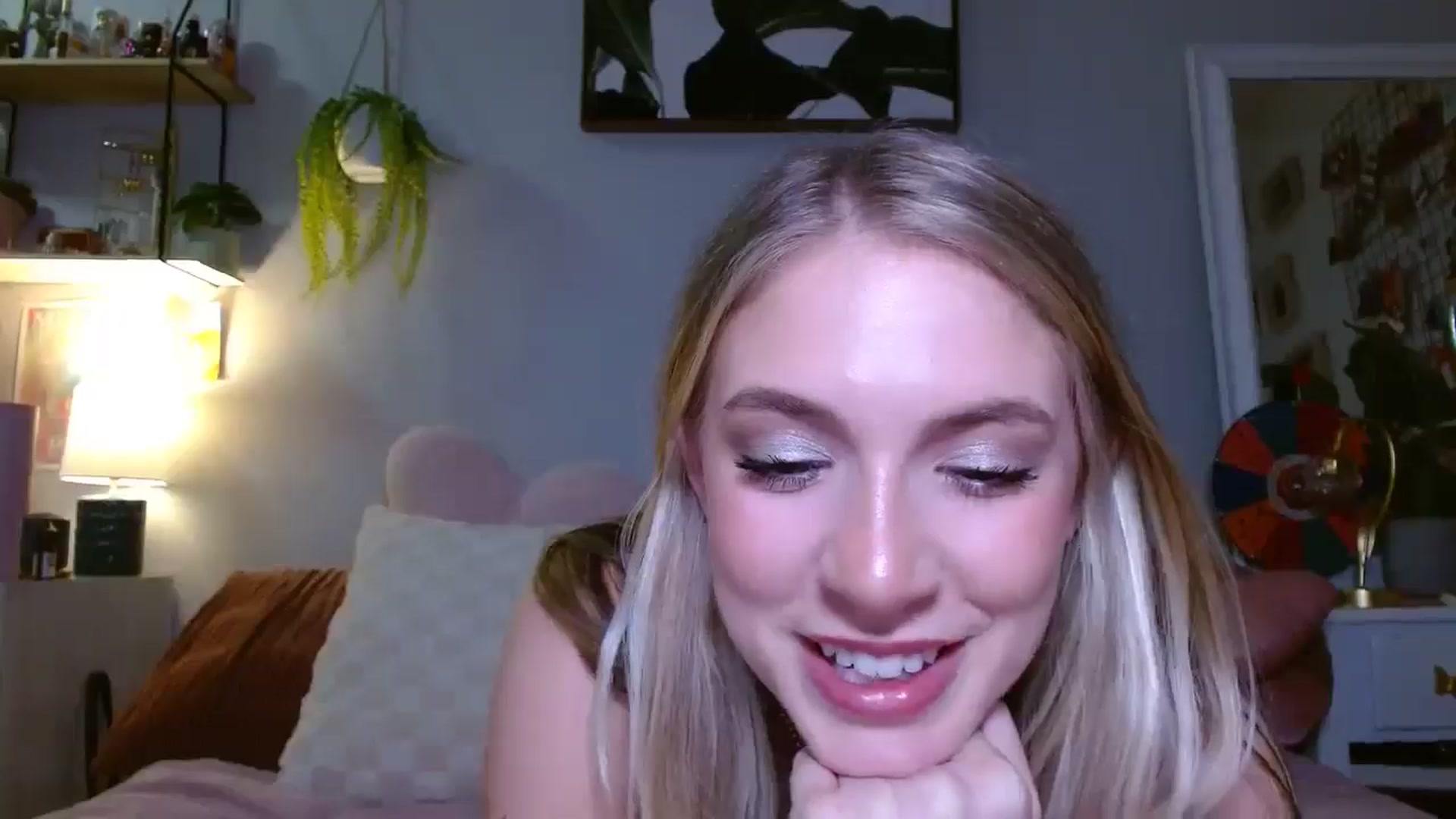 Gallery image thumbnail from Em_babyxx's myfreecams stream on, 03/21/2025, 08:20 image 8 of 20