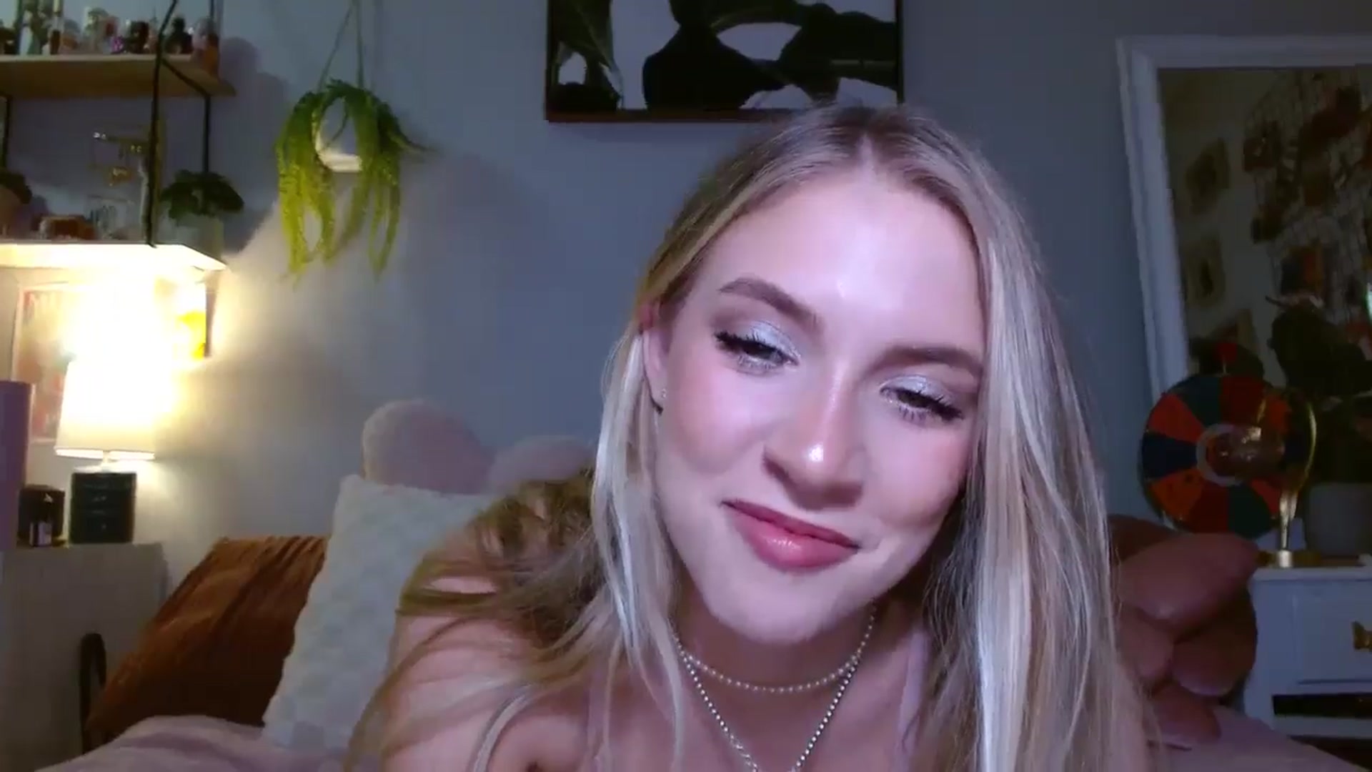 Gallery image thumbnail from Em_babyxx's myfreecams stream on, 03/21/2025, 08:20 image 5 of 20