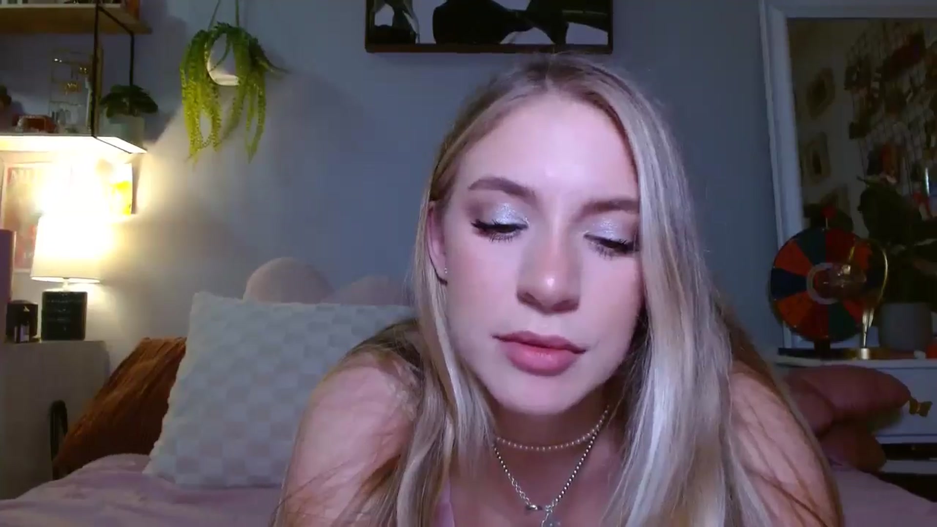 Gallery image thumbnail from Em_babyxx's myfreecams stream on, 03/21/2025, 08:59 image 20 of 20