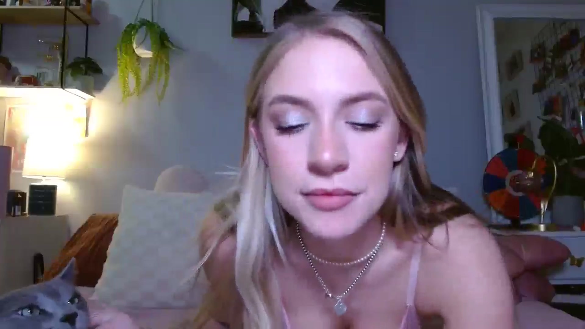 Gallery image thumbnail from Em_babyxx's myfreecams stream on, 03/21/2025, 08:59 image 16 of 20