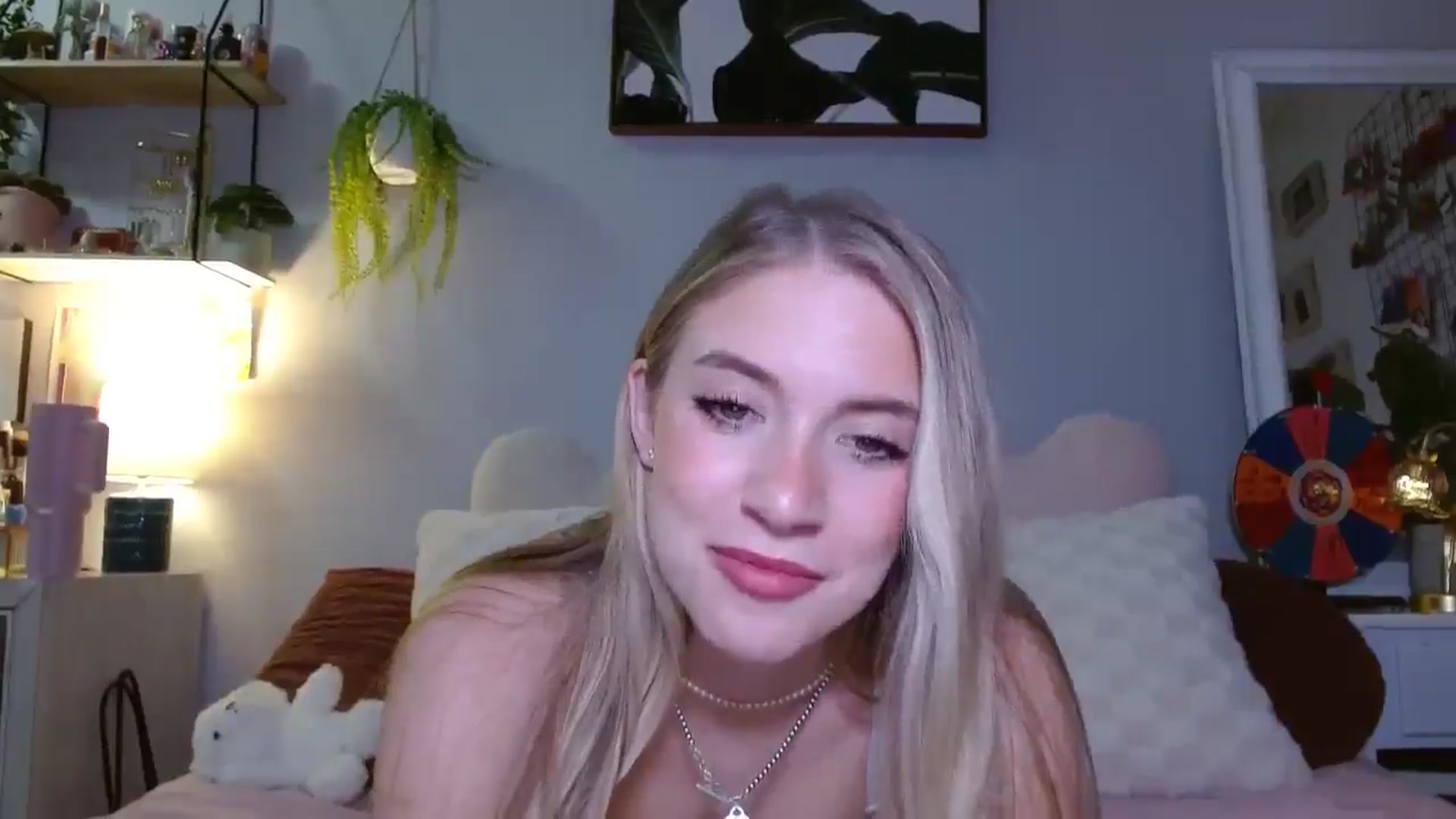 Gallery image thumbnail from Em_babyxx's myfreecams stream on, 03/24/2025, 08:23 image 18 of 20