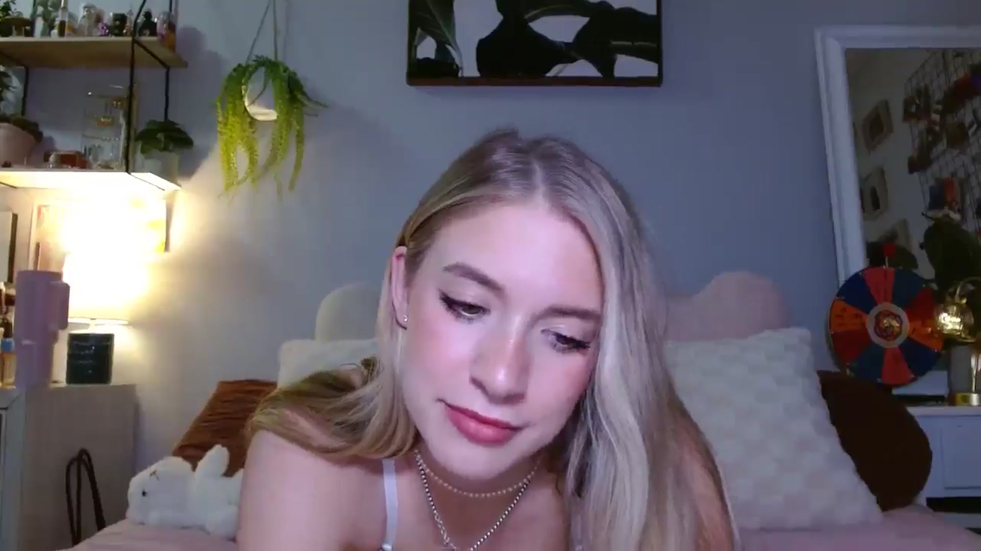 Gallery image thumbnail from Em_babyxx's myfreecams stream on, 03/24/2025, 08:23 image 12 of 20