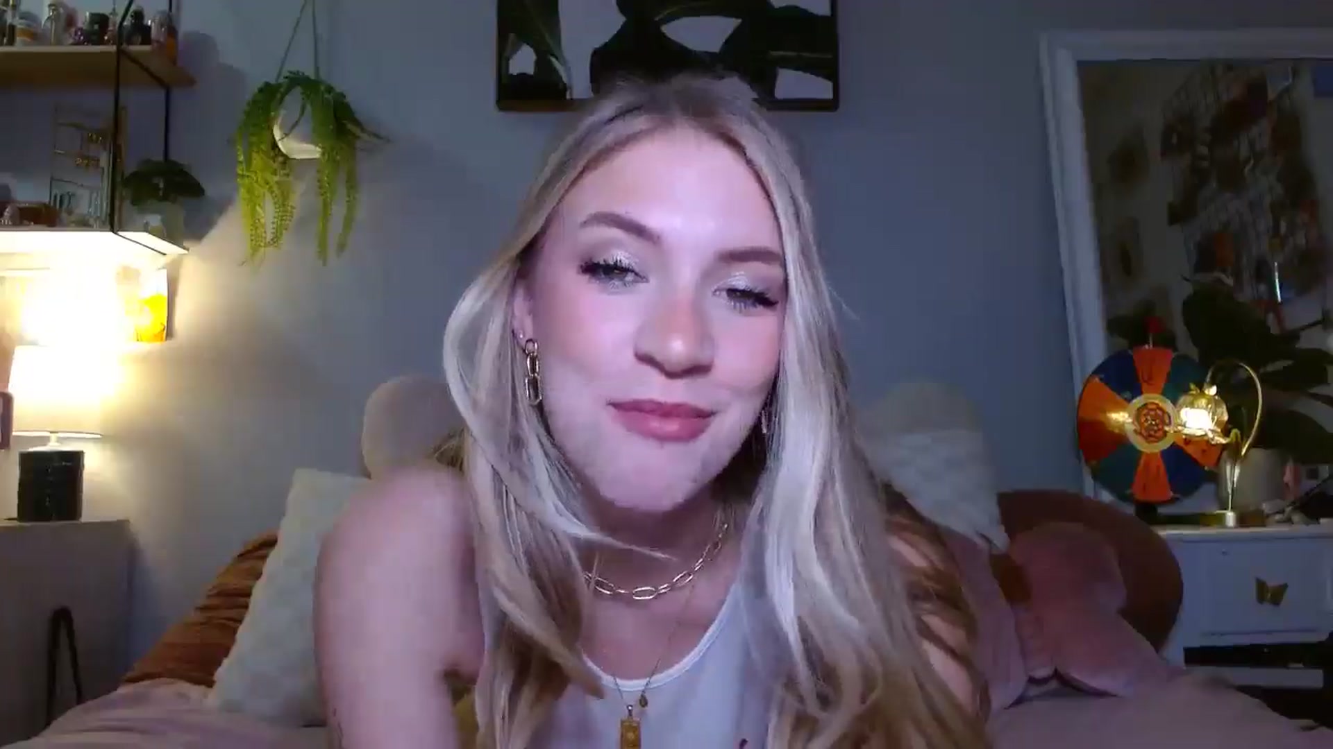 Gallery image thumbnail from Em_babyxx's myfreecams stream on, 03/29/2025, 07:49 image 2 of 20