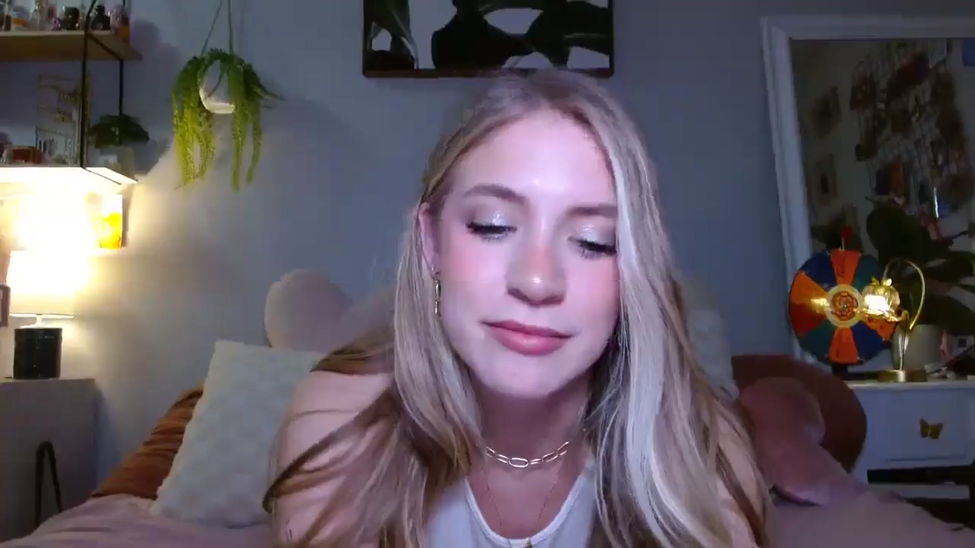 Gallery image thumbnail from Em_babyxx's myfreecams stream on, 03/29/2025, 07:49 image 6 of 20