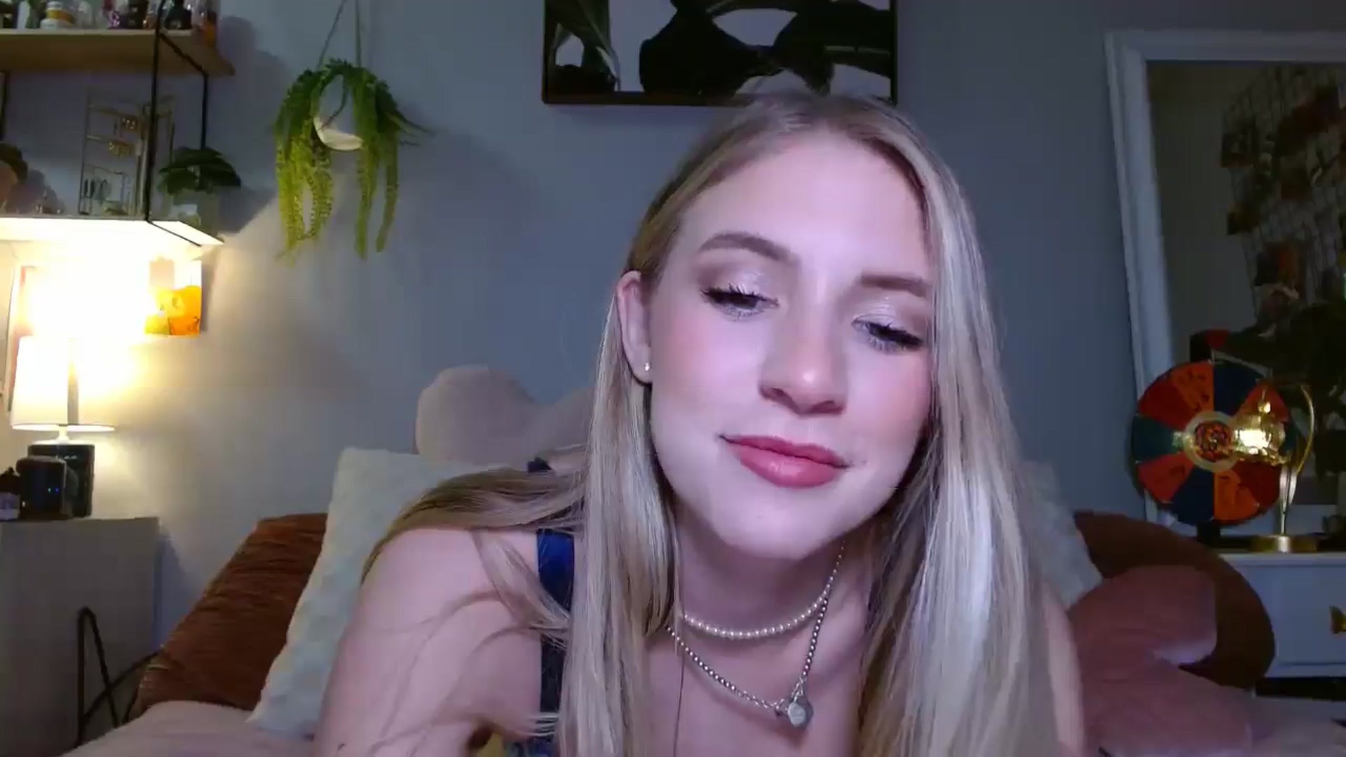 Gallery image thumbnail from Em_babyxx's myfreecams stream on, 04/19/2025, 09:07 image 9 of 20