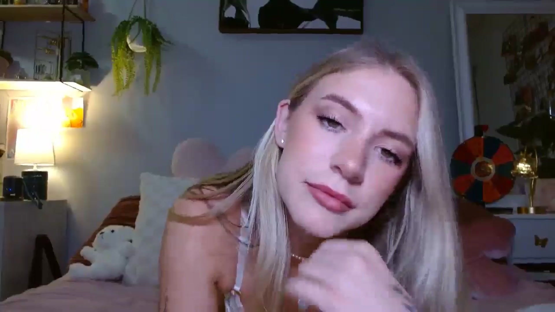 Gallery image thumbnail from Em_babyxx's myfreecams stream on, 04/24/2025, 07:18 image 20 of 20