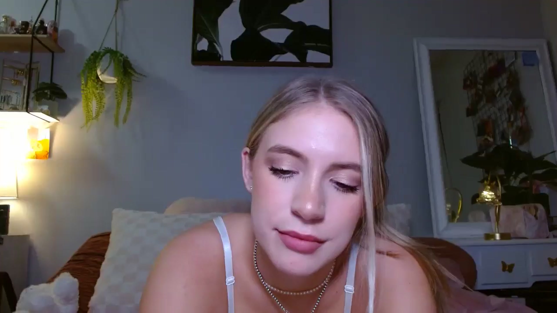 Gallery image thumbnail from Em_babyxx's myfreecams stream on, 04/24/2025, 09:03 image 19 of 20