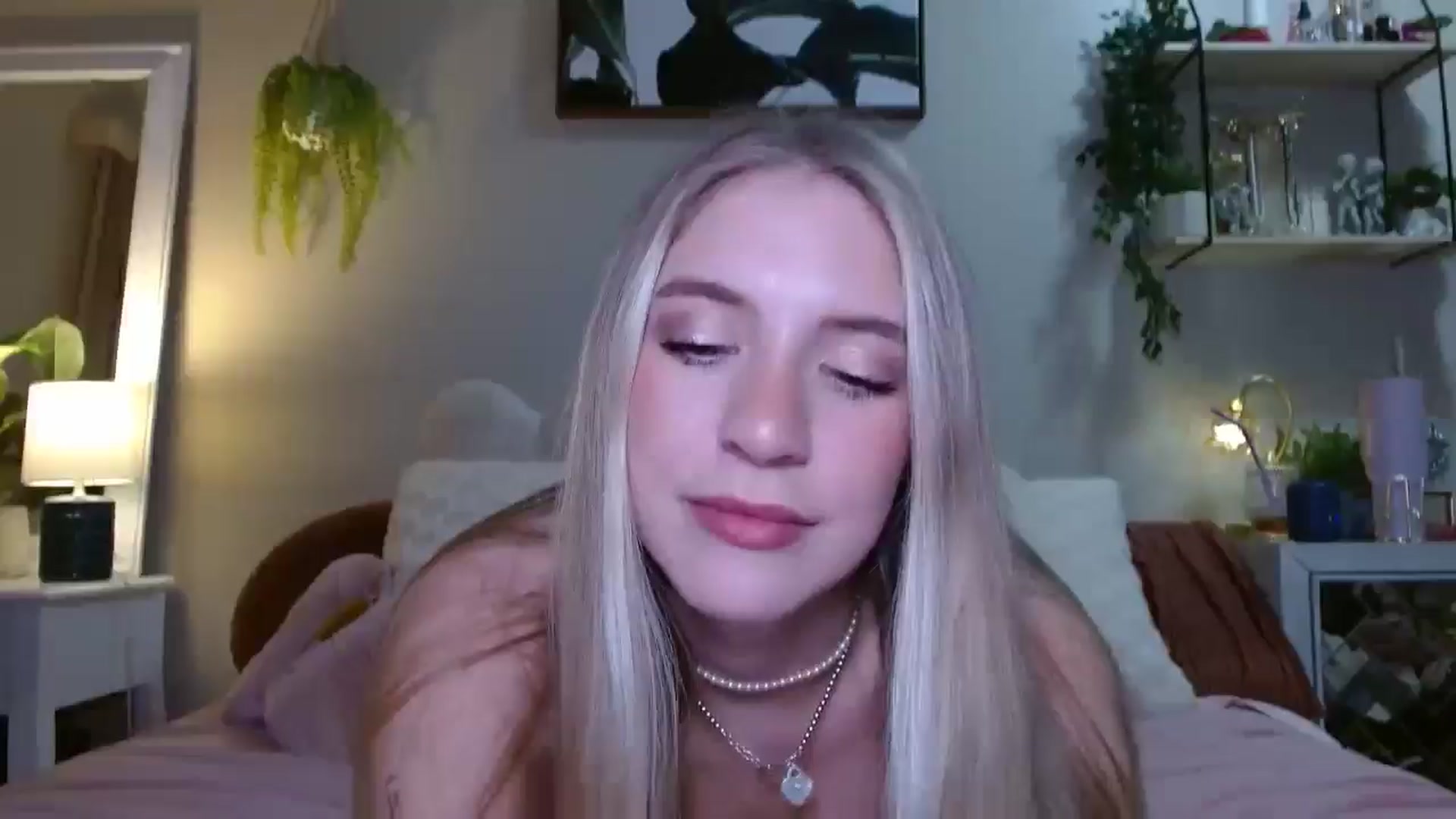 Gallery image thumbnail from Em_babyxx's myfreecams stream on, 05/07/2025, 09:13 image 8 of 20