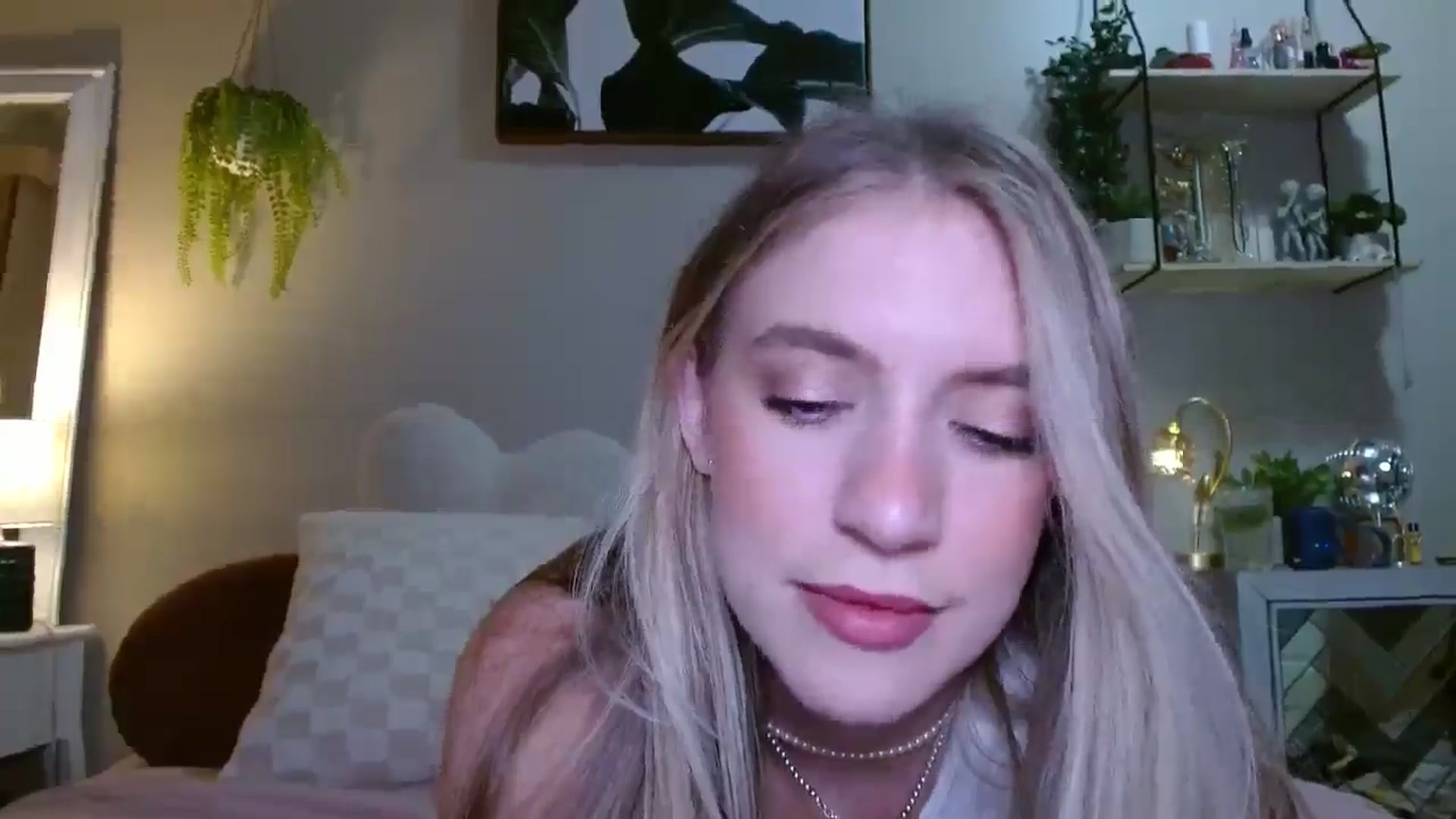 Gallery image thumbnail from Em_babyxx's myfreecams stream on, 05/11/2025, 08:23 image 7 of 20