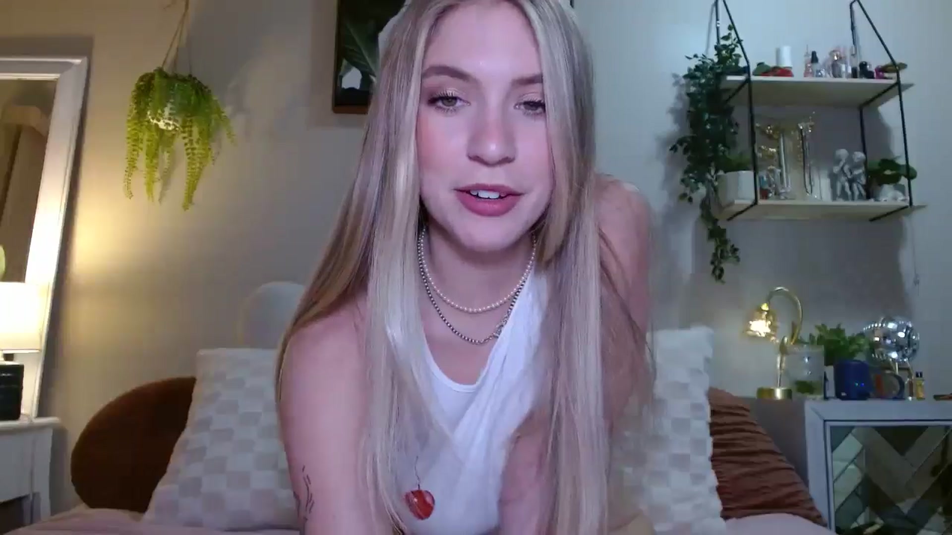 Gallery image thumbnail from Em_babyxx's myfreecams stream on, 05/11/2025, 08:23 image 18 of 20