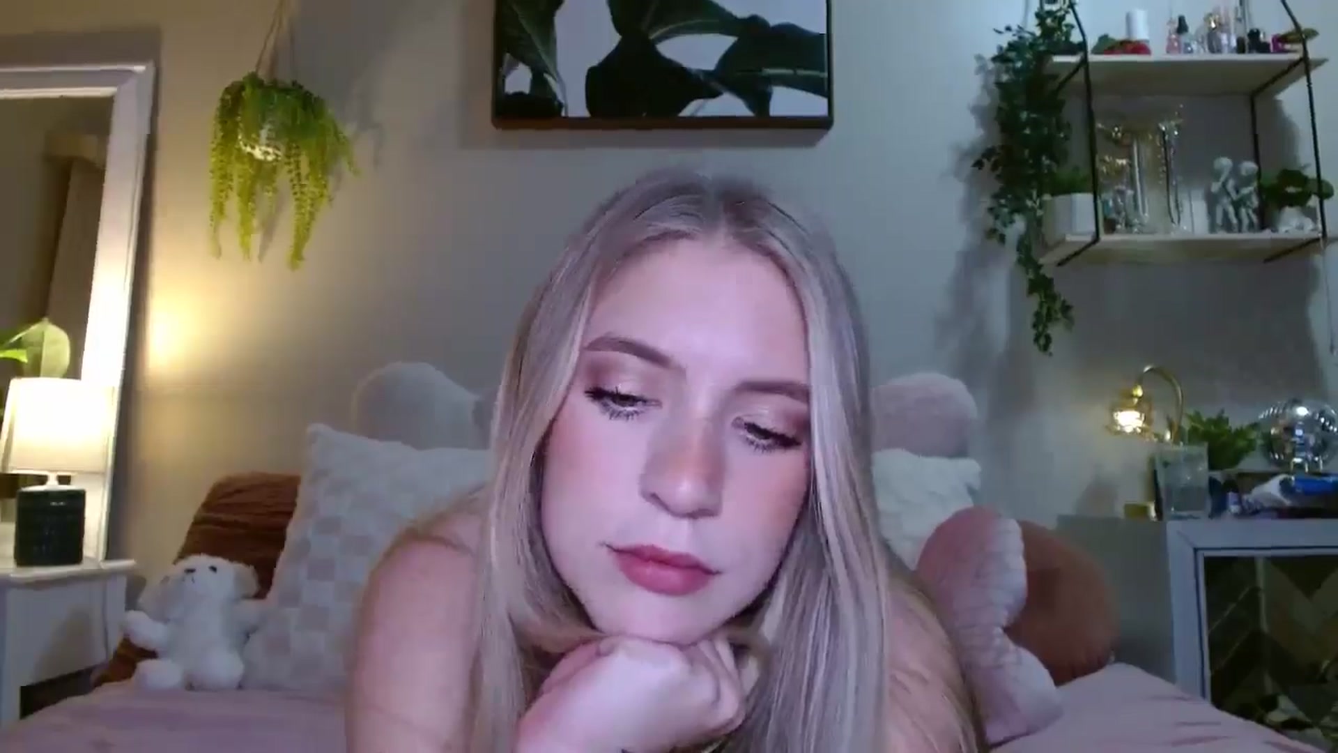 Gallery image thumbnail from Em_babyxx's myfreecams stream on, 05/13/2025, 08:06 image 12 of 20