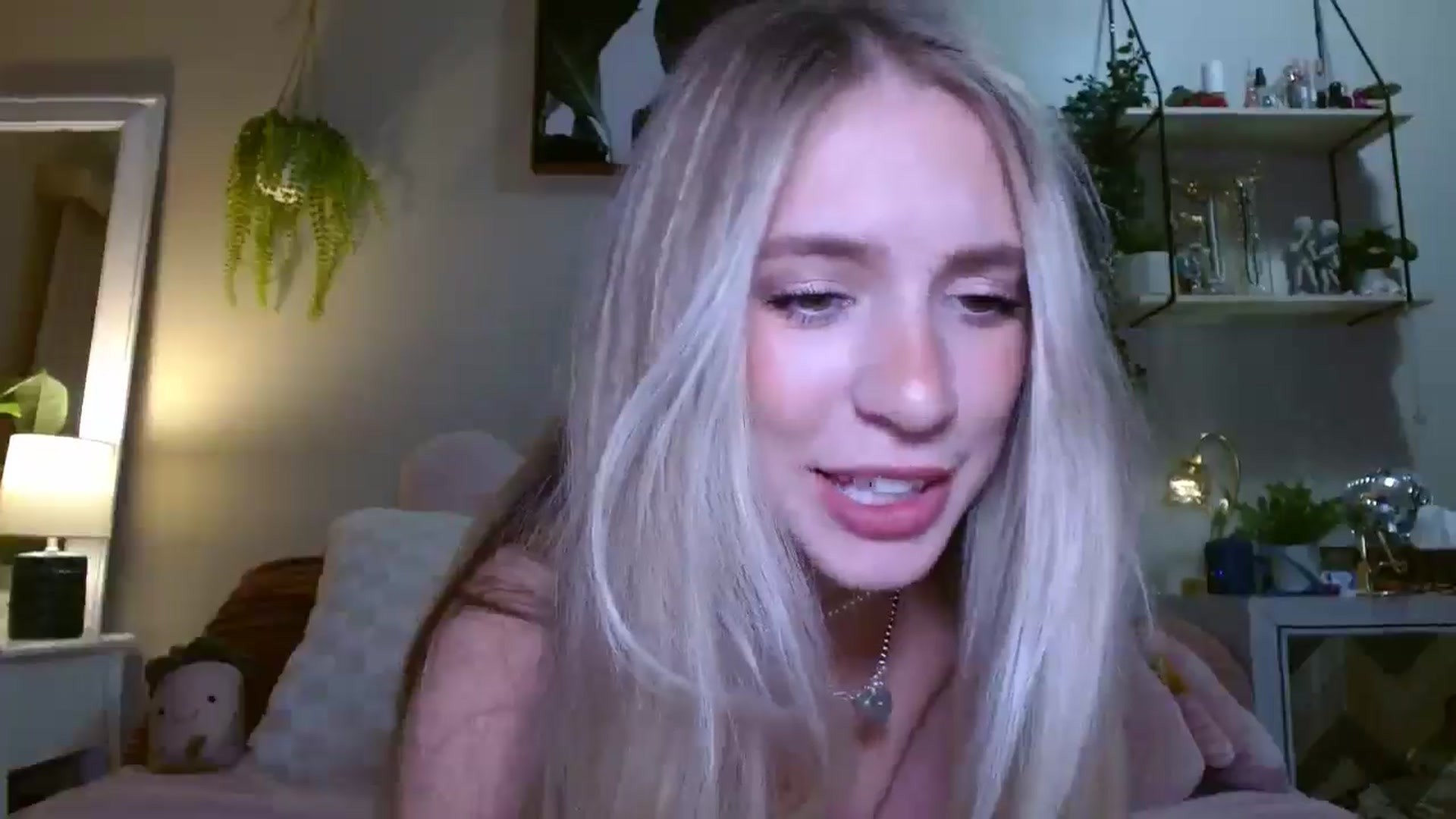 Gallery image thumbnail from Em_babyxx's myfreecams stream on, 05/14/2025, 09:49 image 3 of 20