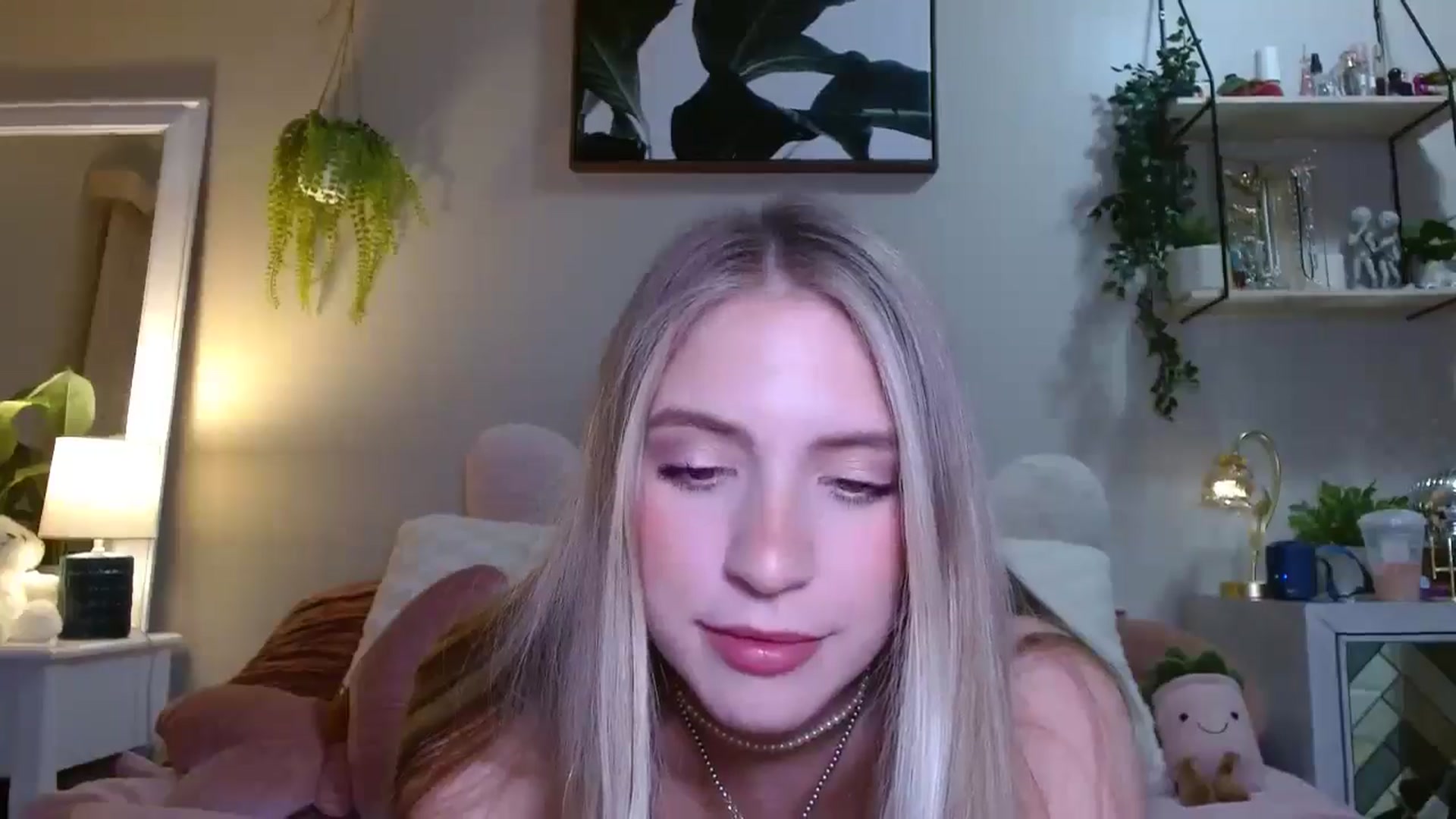 Gallery image thumbnail from Em_babyxx's myfreecams stream on, 05/16/2025, 06:49 image 8 of 20