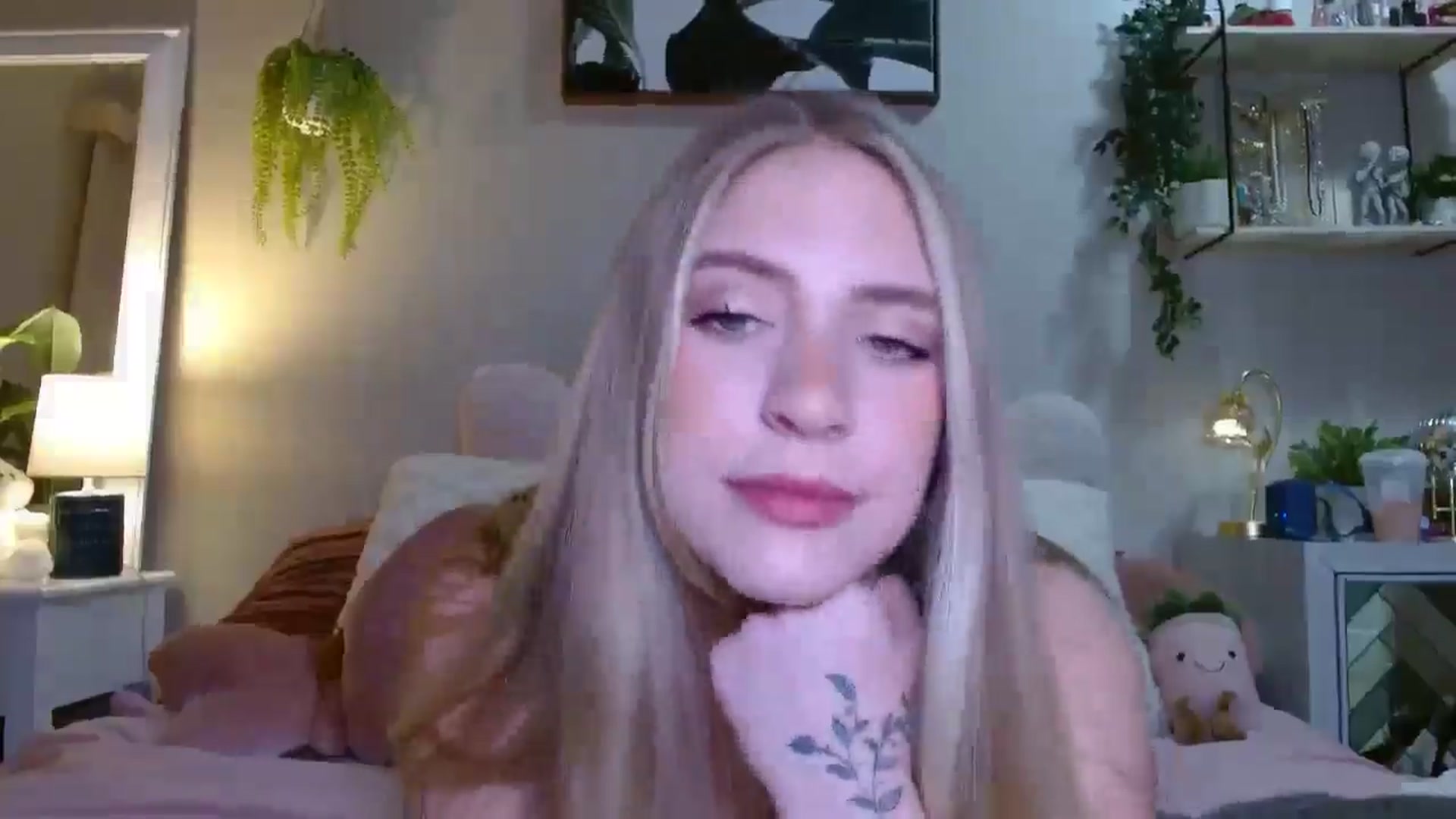 Gallery image thumbnail from Em_babyxx's myfreecams stream on, 05/16/2025, 06:49 image 3 of 20