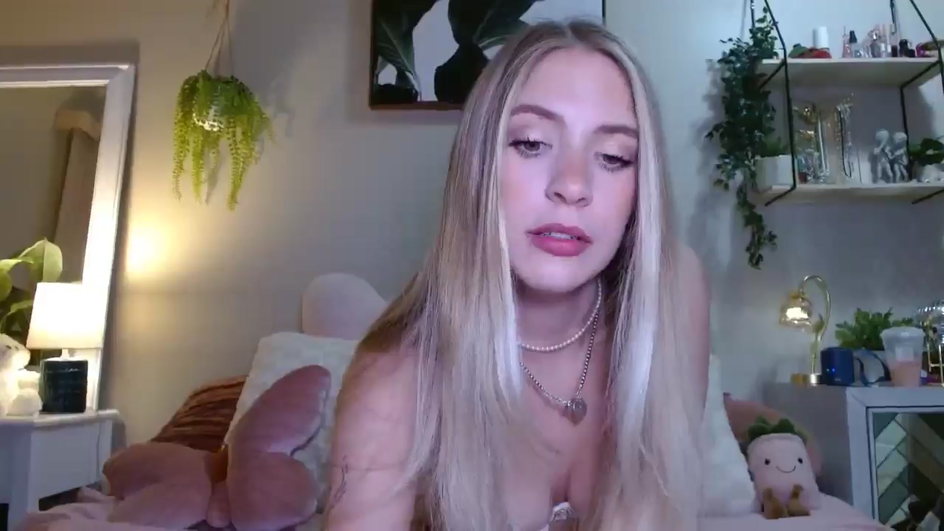 Gallery image thumbnail from Em_babyxx's myfreecams stream on, 05/16/2025, 06:49 image 5 of 20